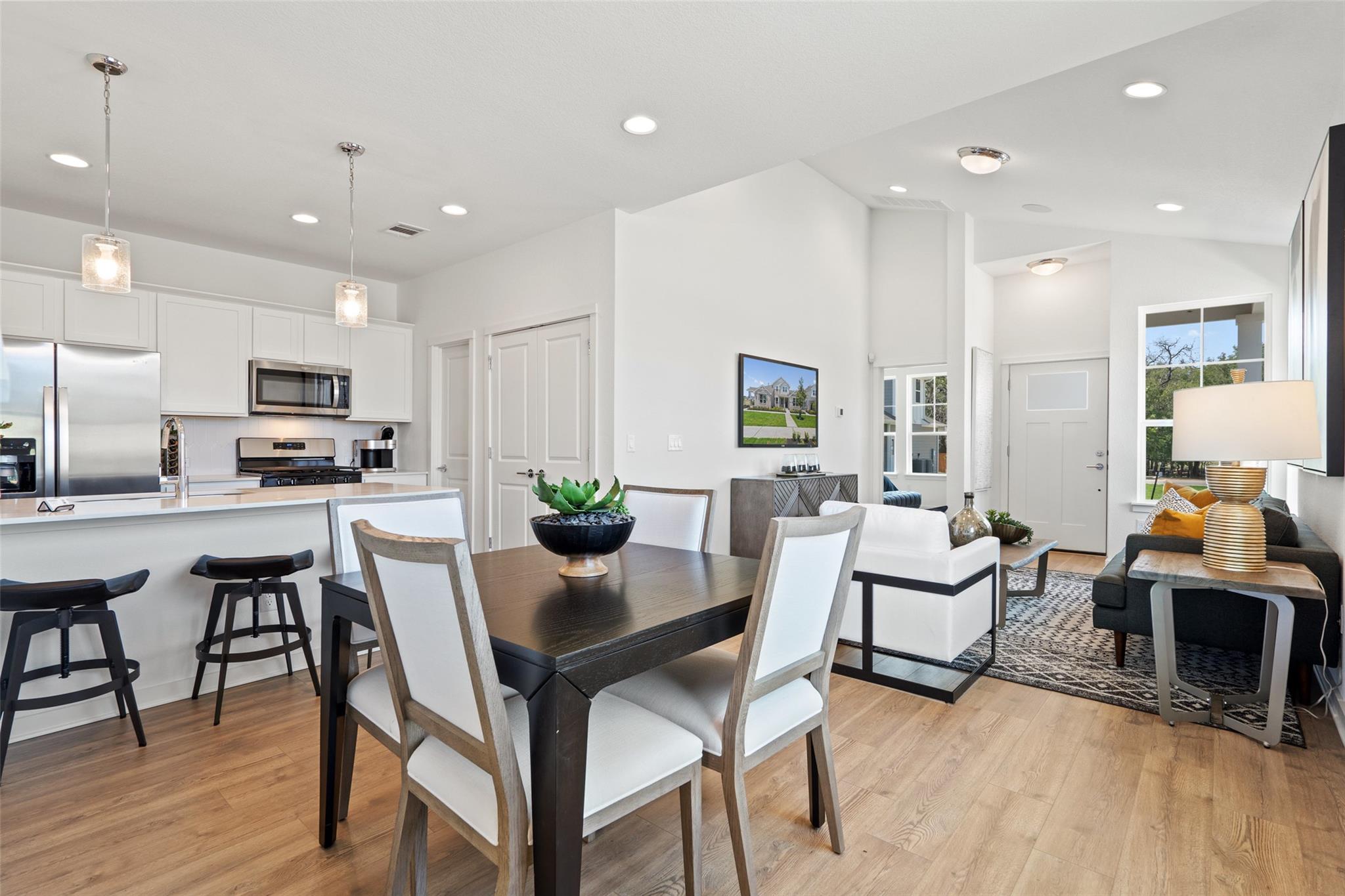 529A Burlington Dr, Buda, TX 78610