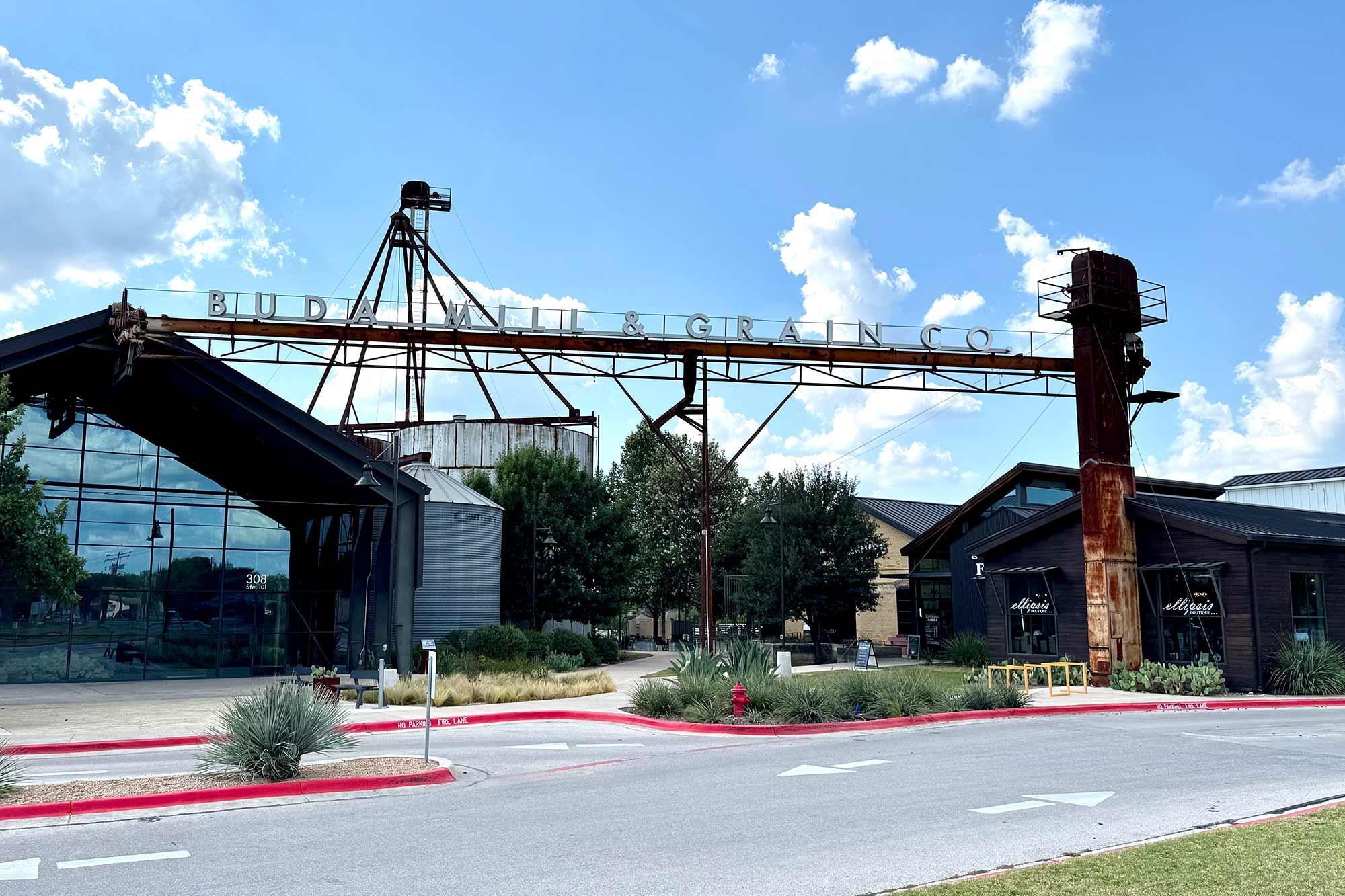 529A Burlington Dr, Buda, TX 78610