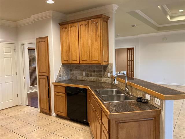 127 Turkey Run, Meadowlakes, TX 78654