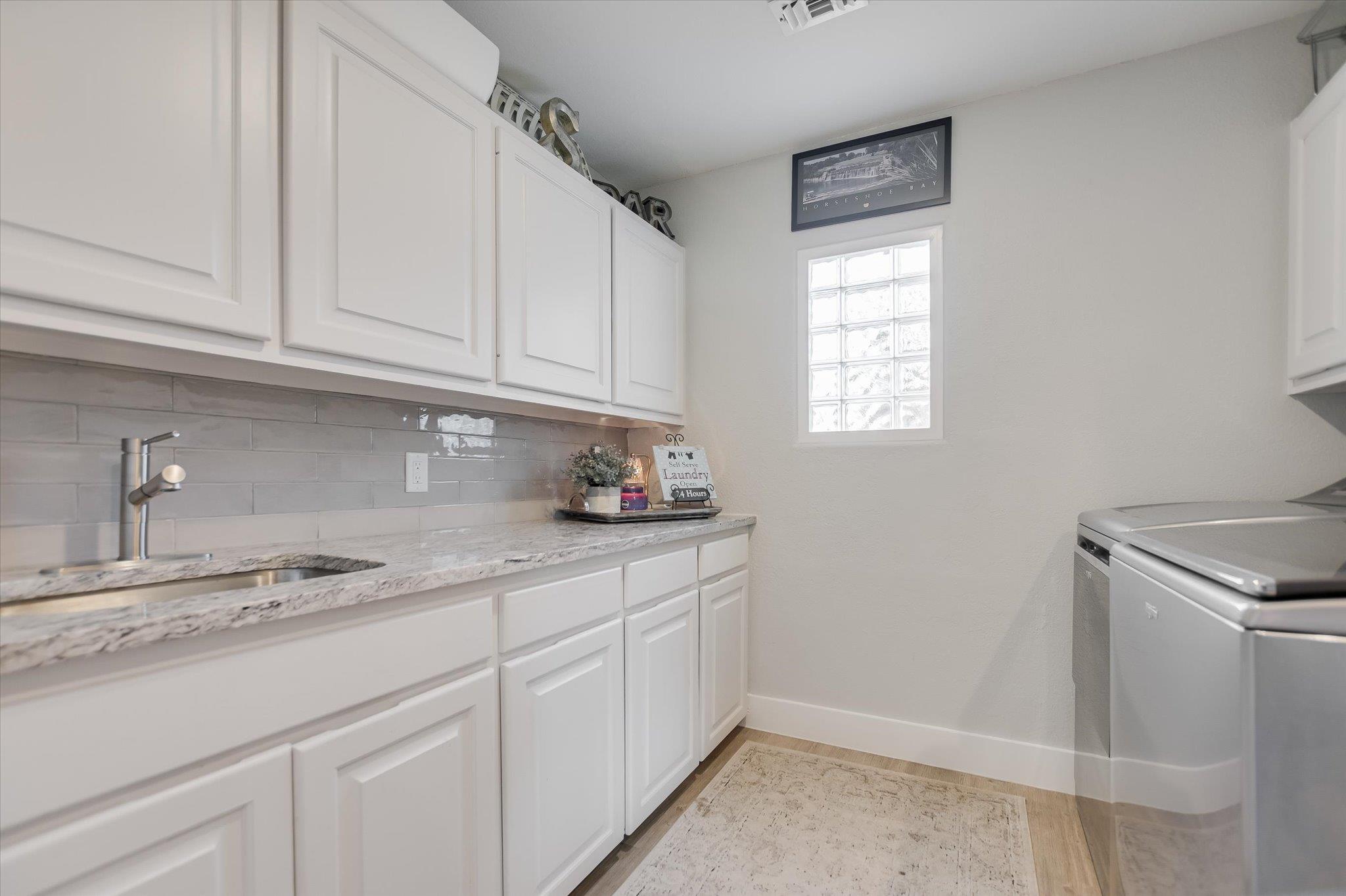 800 Western Bit, Horseshoe Bay, TX 78657