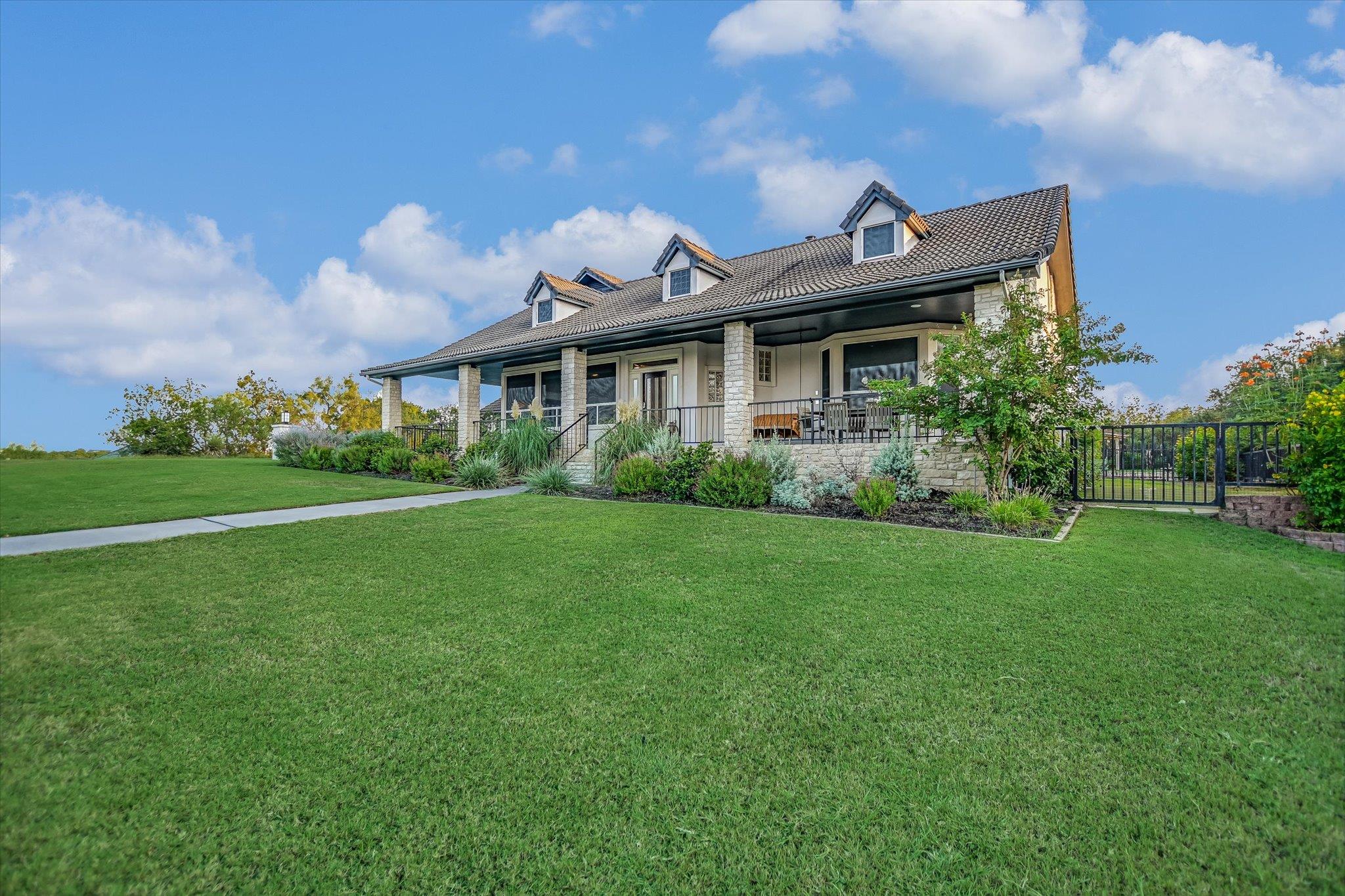 800 Western Bit, Horseshoe Bay, TX 78657