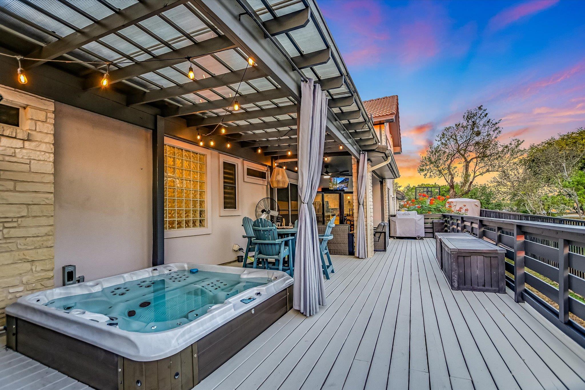 800 Western Bit, Horseshoe Bay, TX 78657