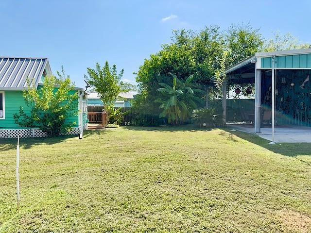 302 E Dallas Ave, Seadrift, TX 77983