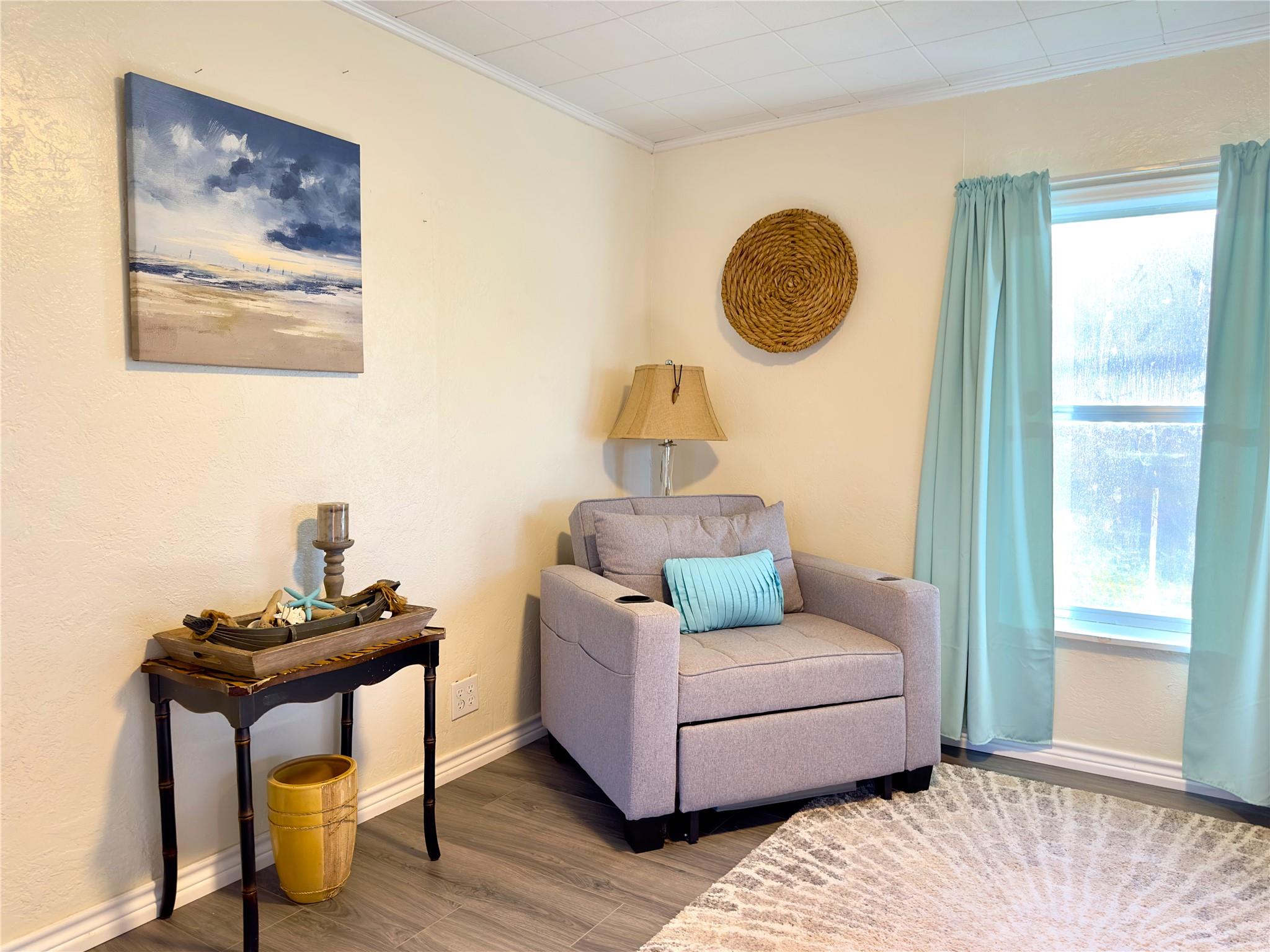 302 E Dallas Ave, Seadrift, TX 77983