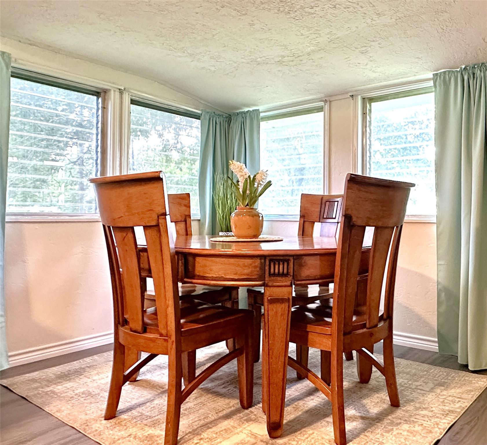 302 E Dallas Ave, Seadrift, TX 77983