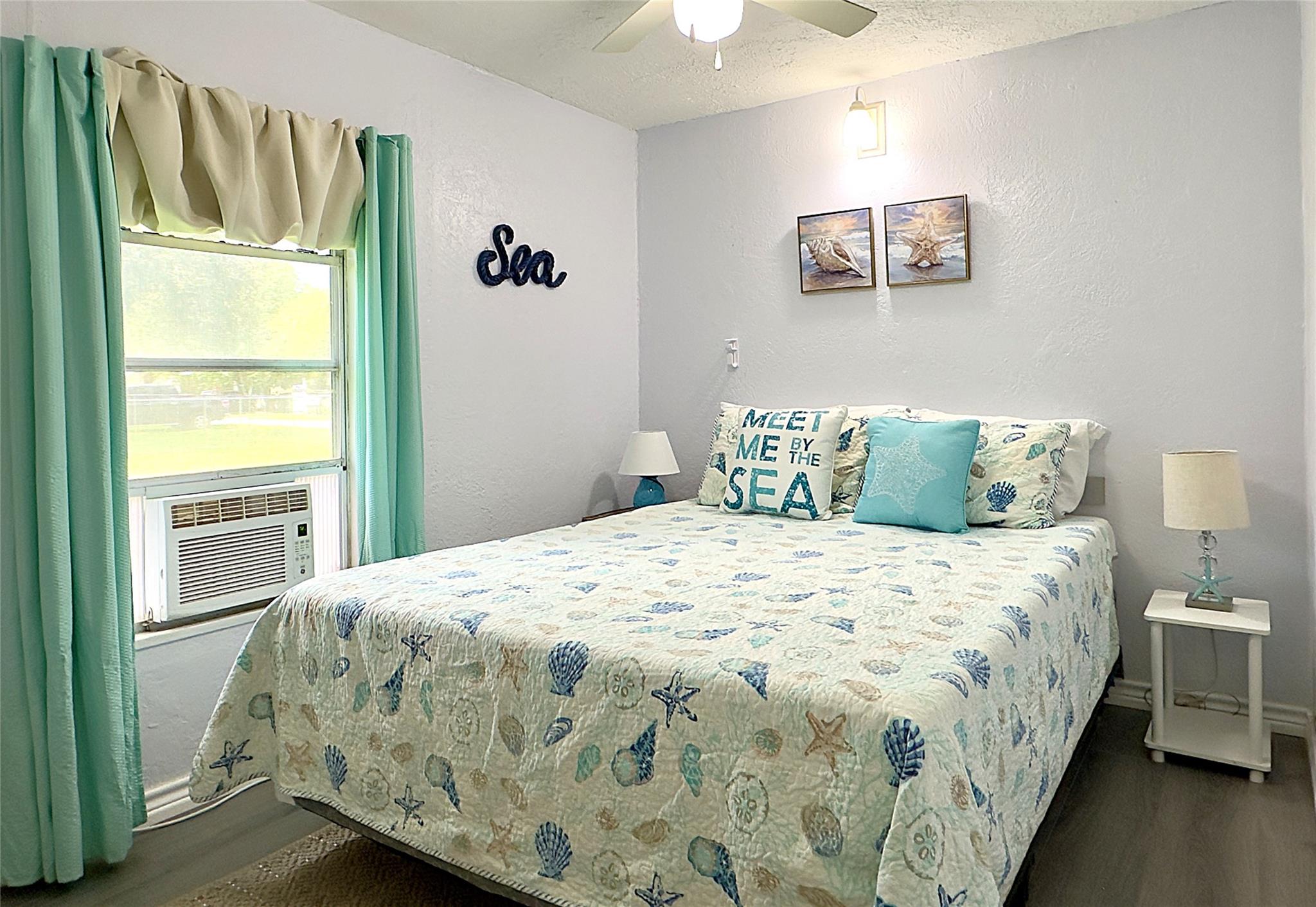 302 E Dallas Ave, Seadrift, TX 77983