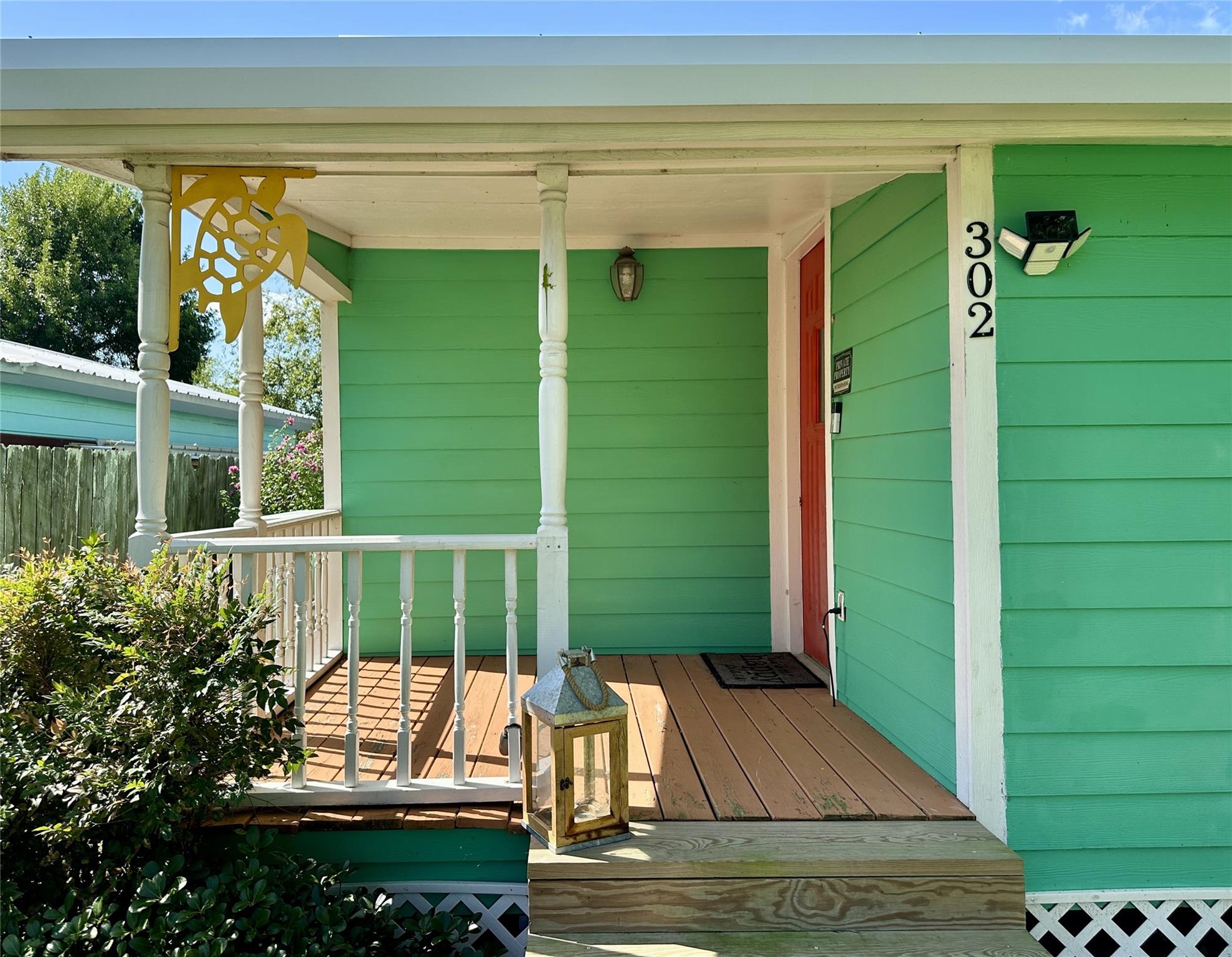 302 E Dallas Ave, Seadrift, TX 77983