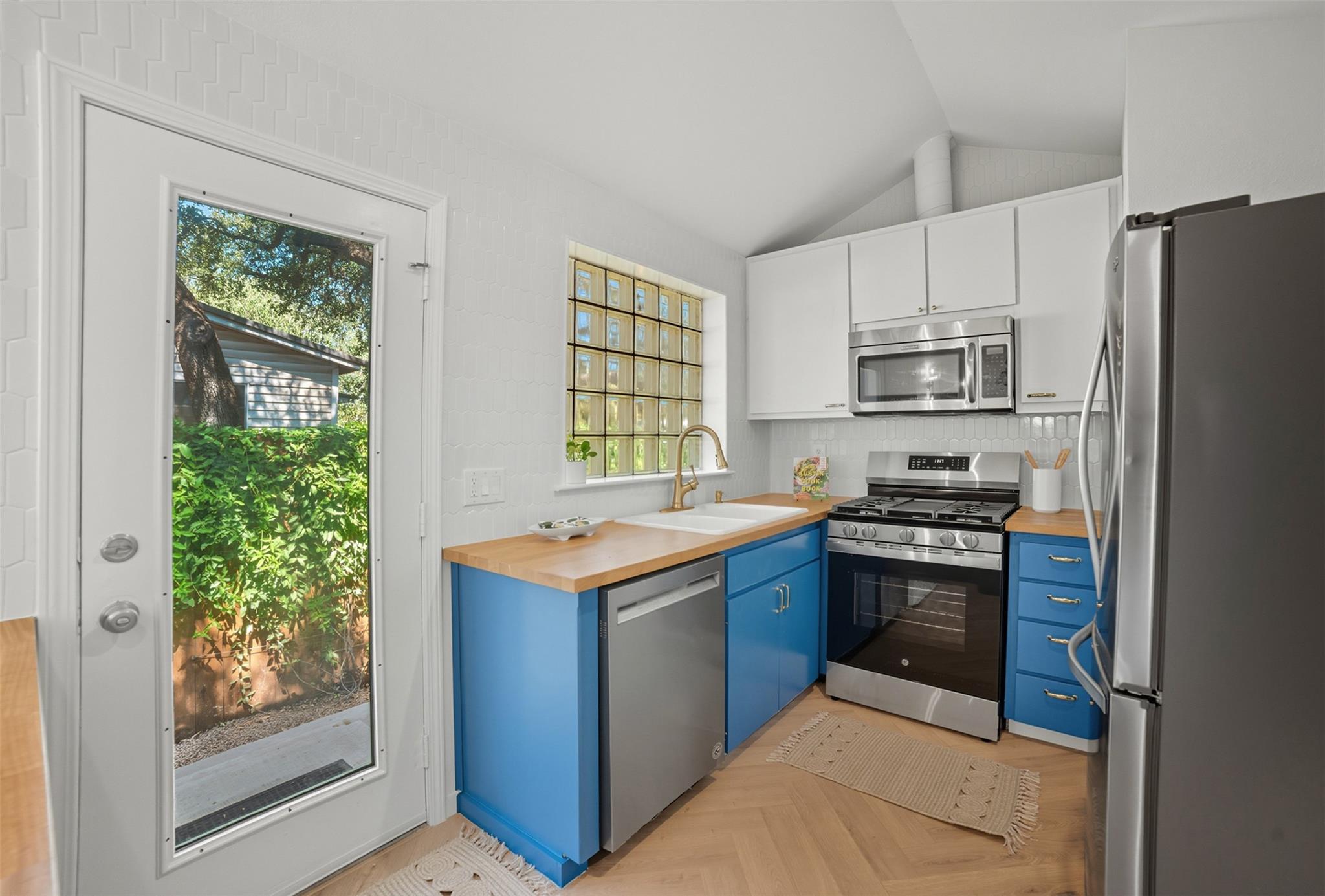 1608 Morgan Ln, Austin, TX 78704