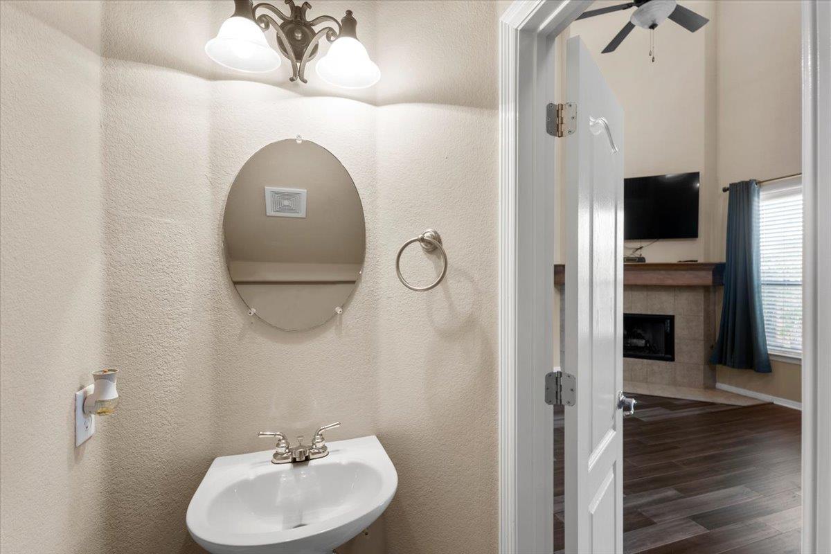 13904 Ashton Woods Cir # 24, Austin, TX 78727