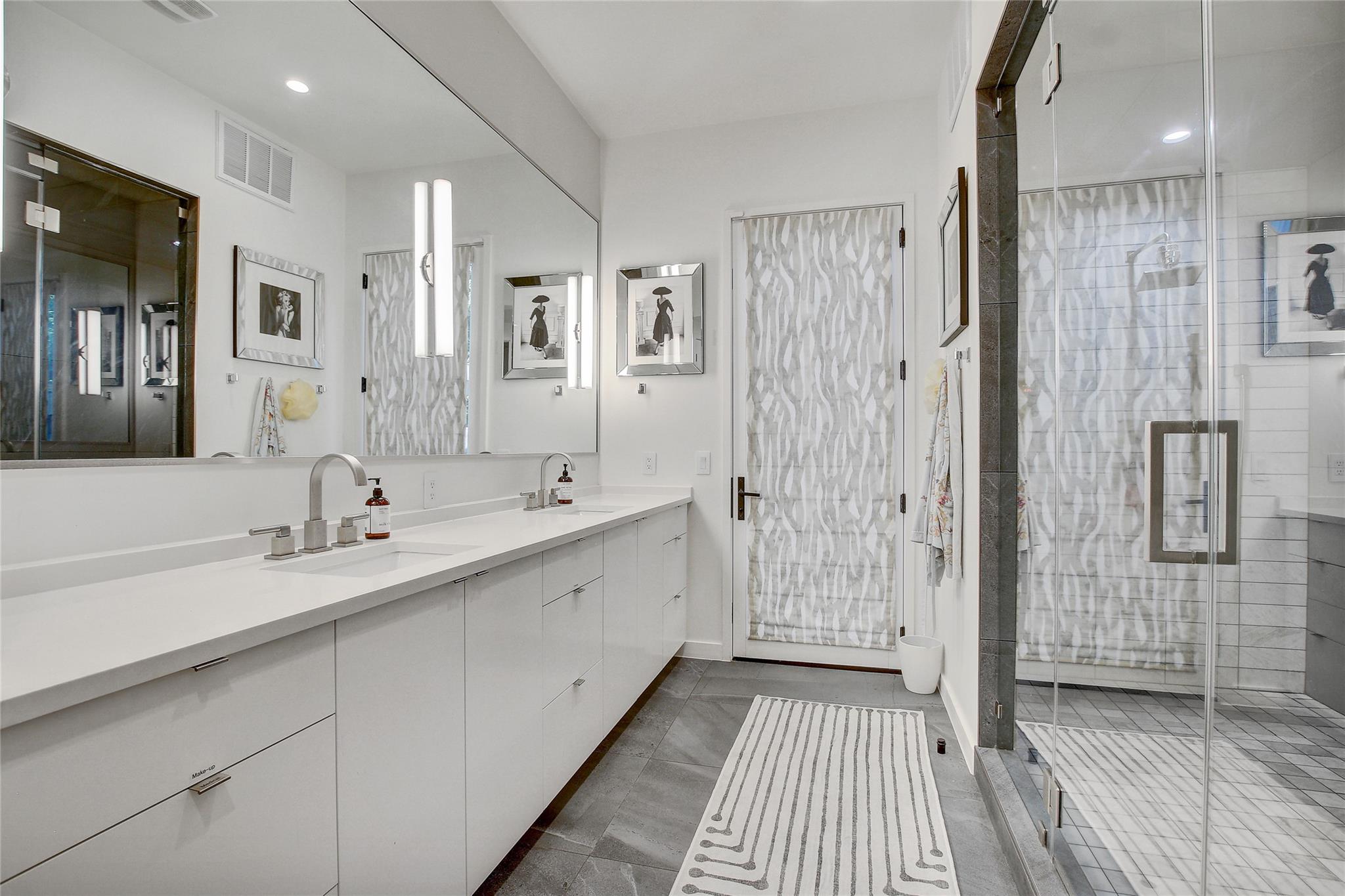 2006 Ford St, Austin, TX 78704