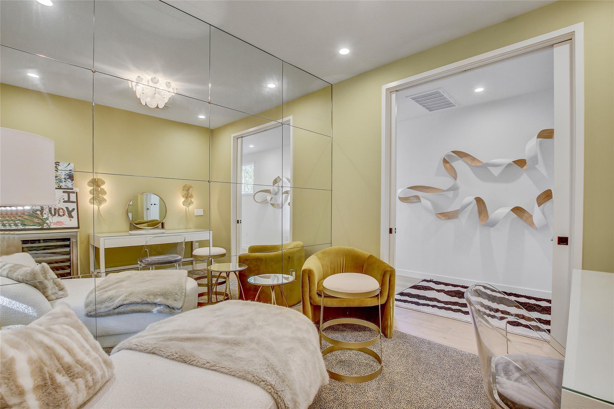 2006 Ford St, Austin, TX 78704