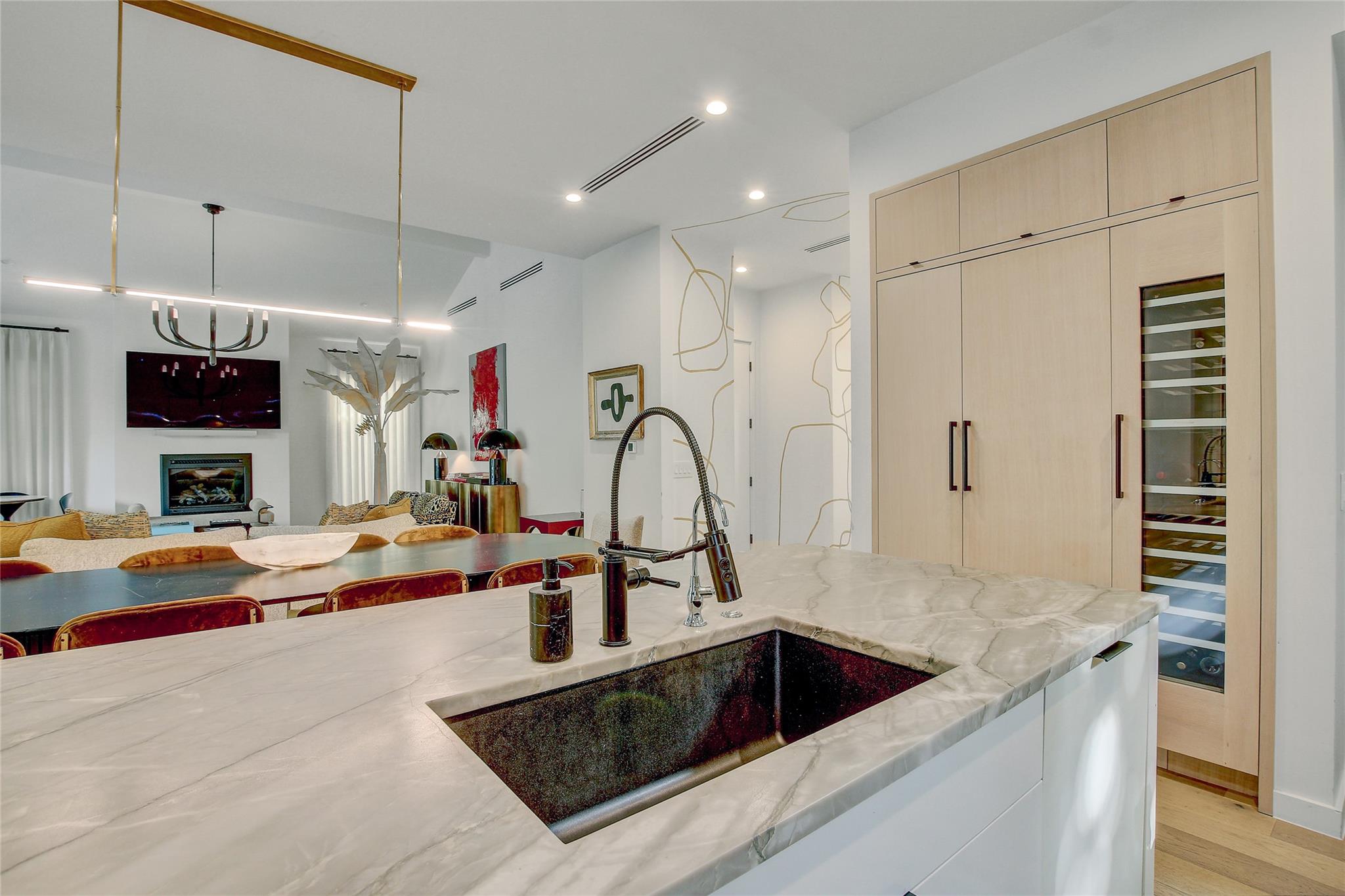 2006 Ford St, Austin, TX 78704