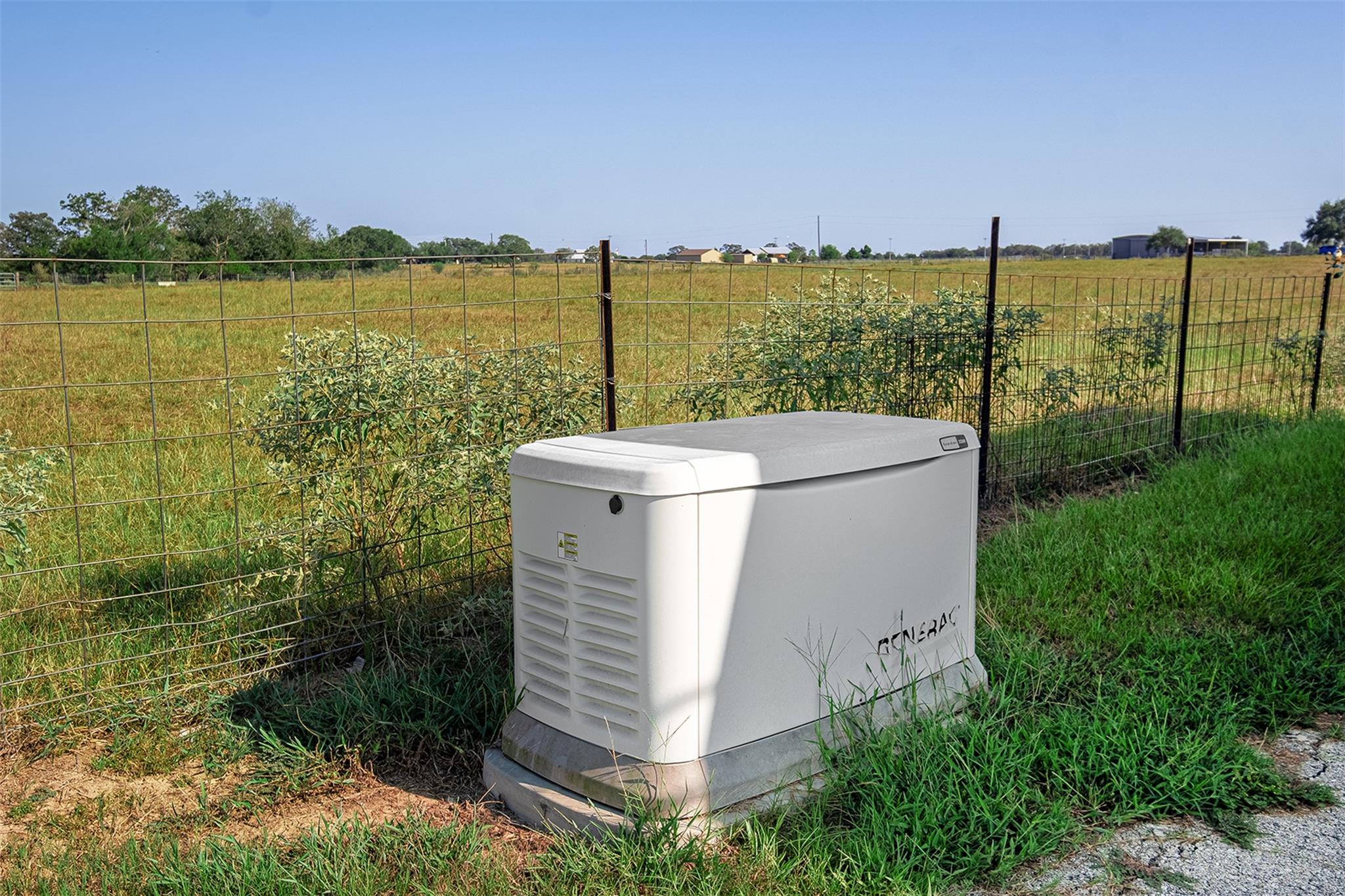 142 Zimmerhanzel Rd, Flatonia, TX 78941