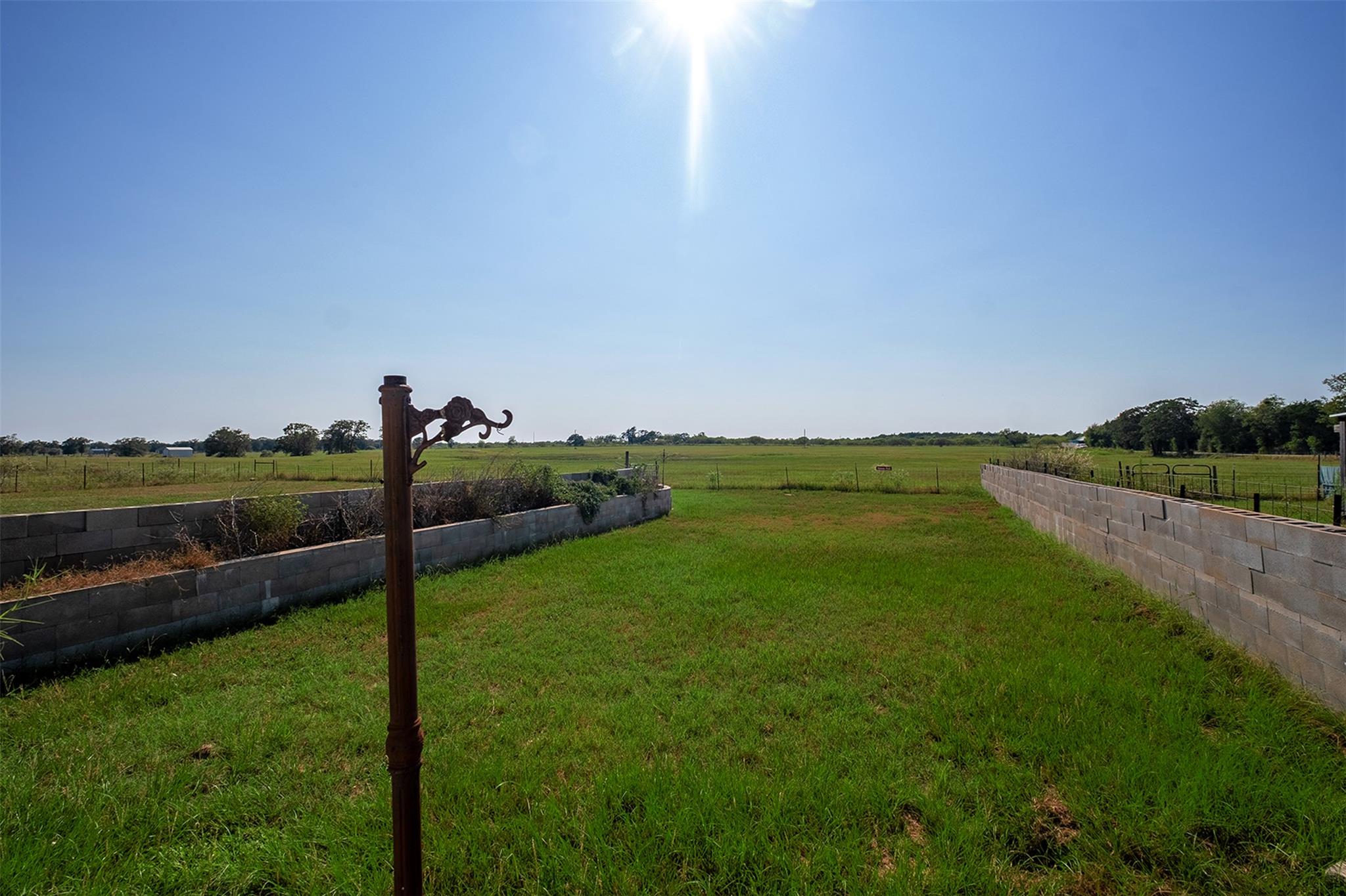 142 Zimmerhanzel Rd, Flatonia, TX 78941