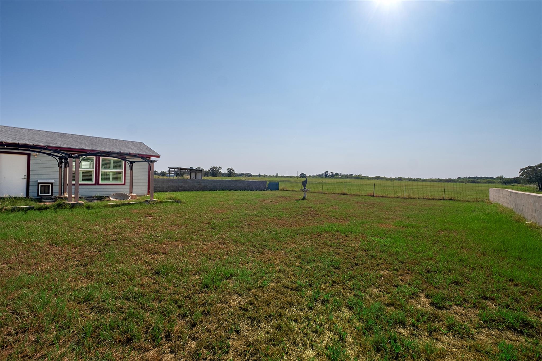 142 Zimmerhanzel Rd, Flatonia, TX 78941