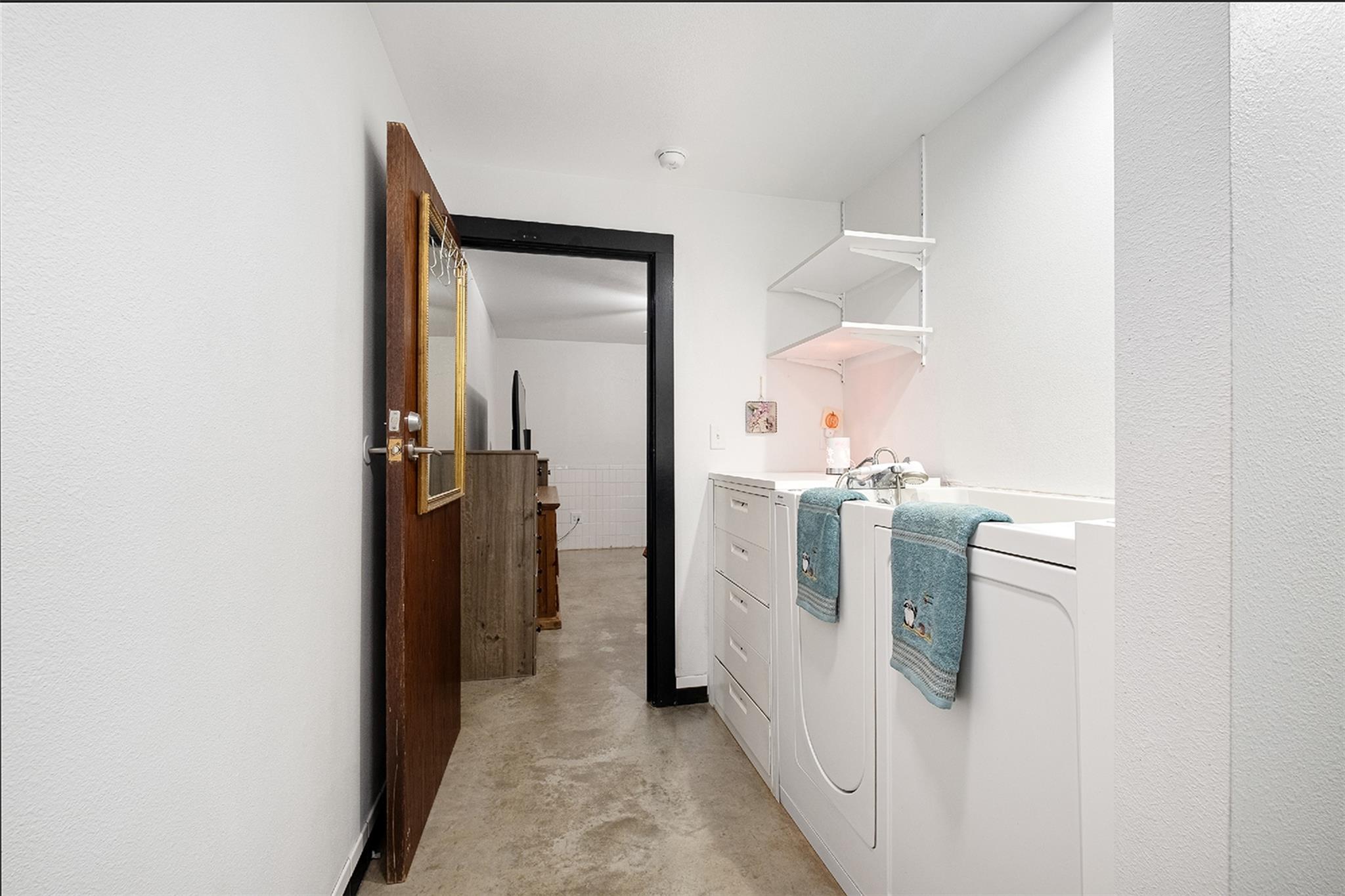 142 Zimmerhanzel Rd, Flatonia, TX 78941