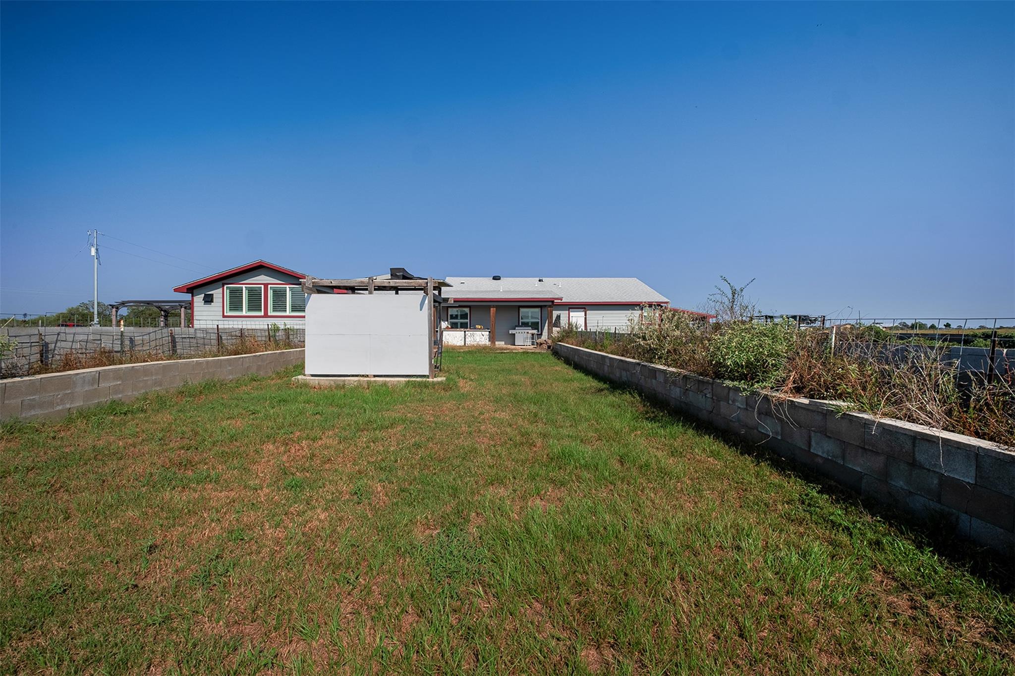 142 Zimmerhanzel Rd, Flatonia, TX 78941