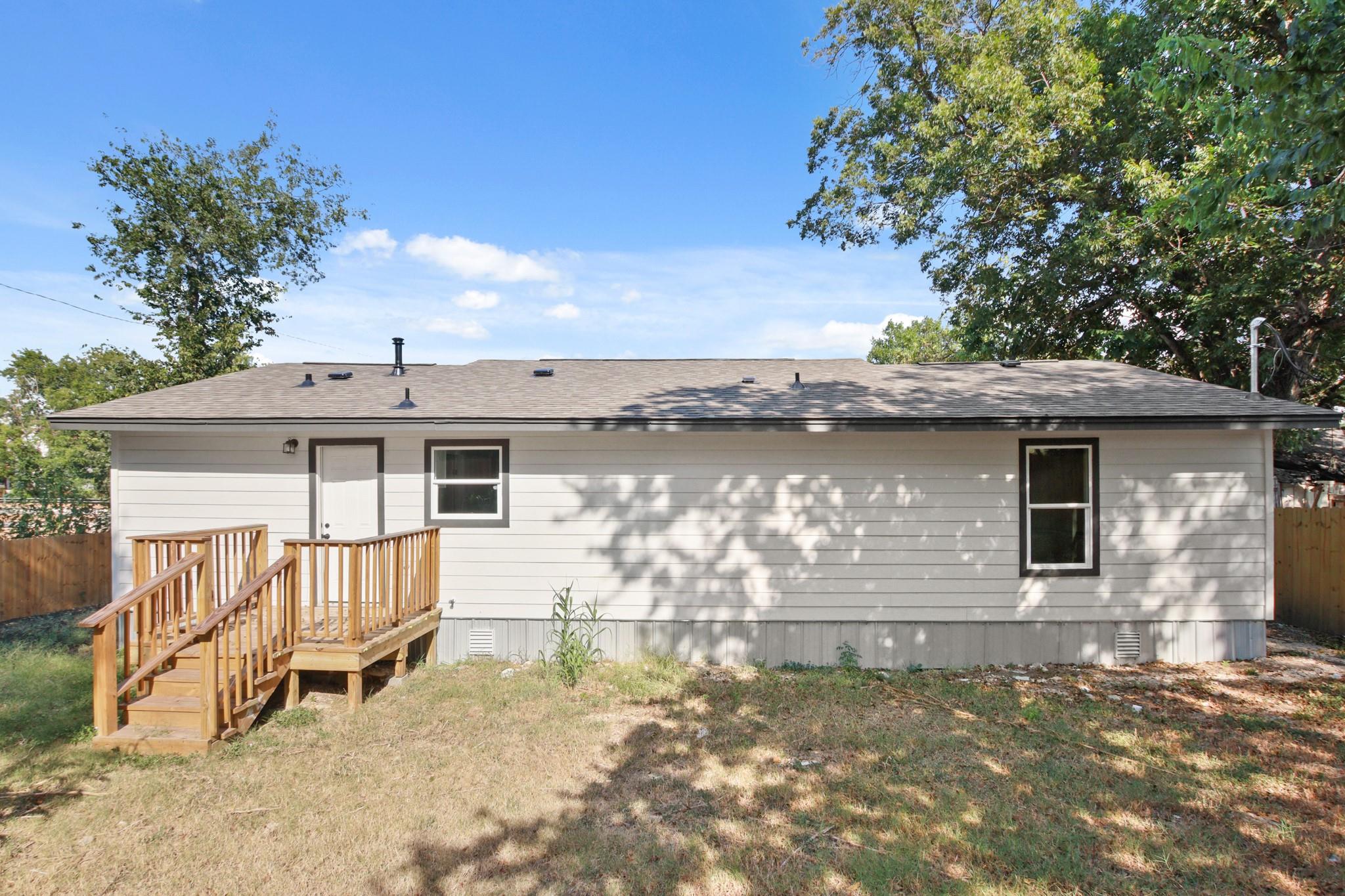 713 Burkett St, Taylor, TX 76574