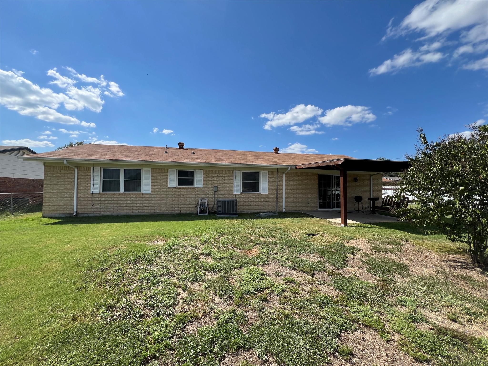 2002 Patricia St, Copperas Cove, TX 76522