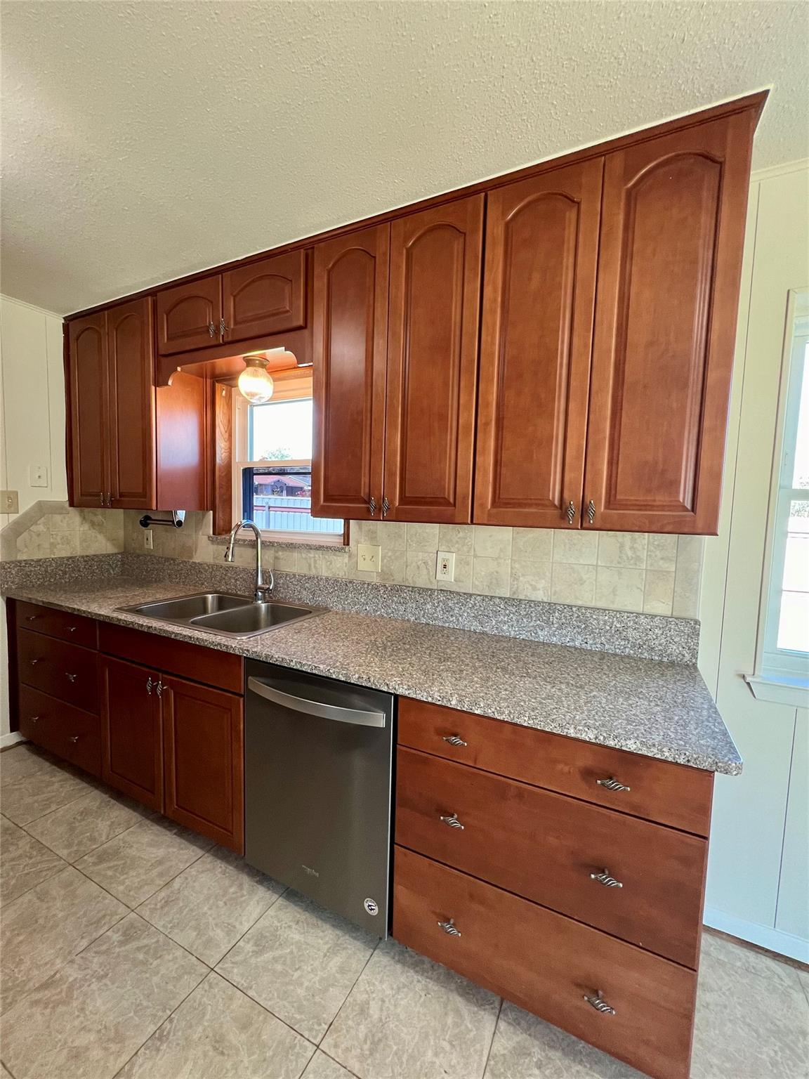 2002 Patricia St, Copperas Cove, TX 76522