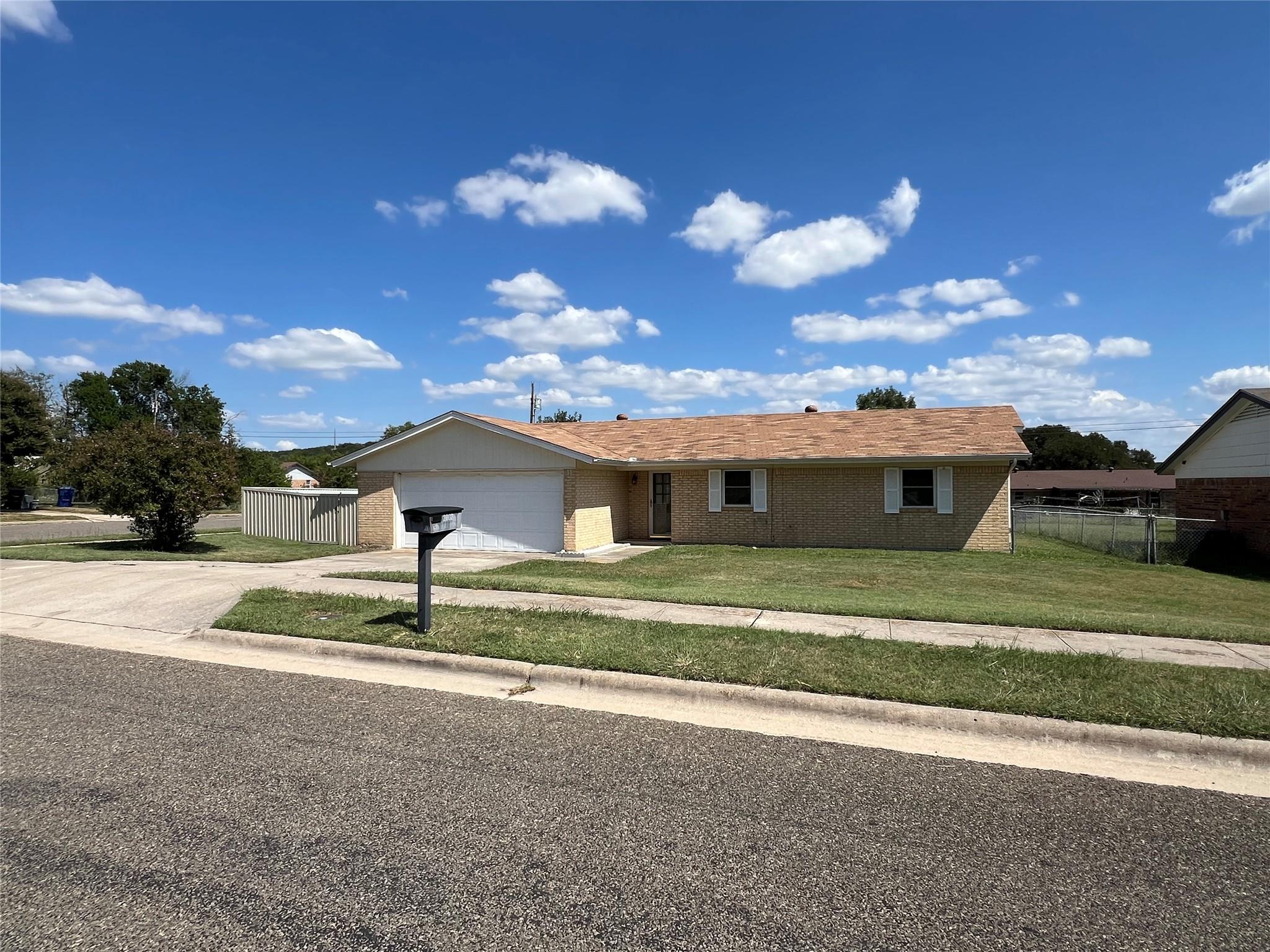 2002 Patricia St, Copperas Cove, TX 76522