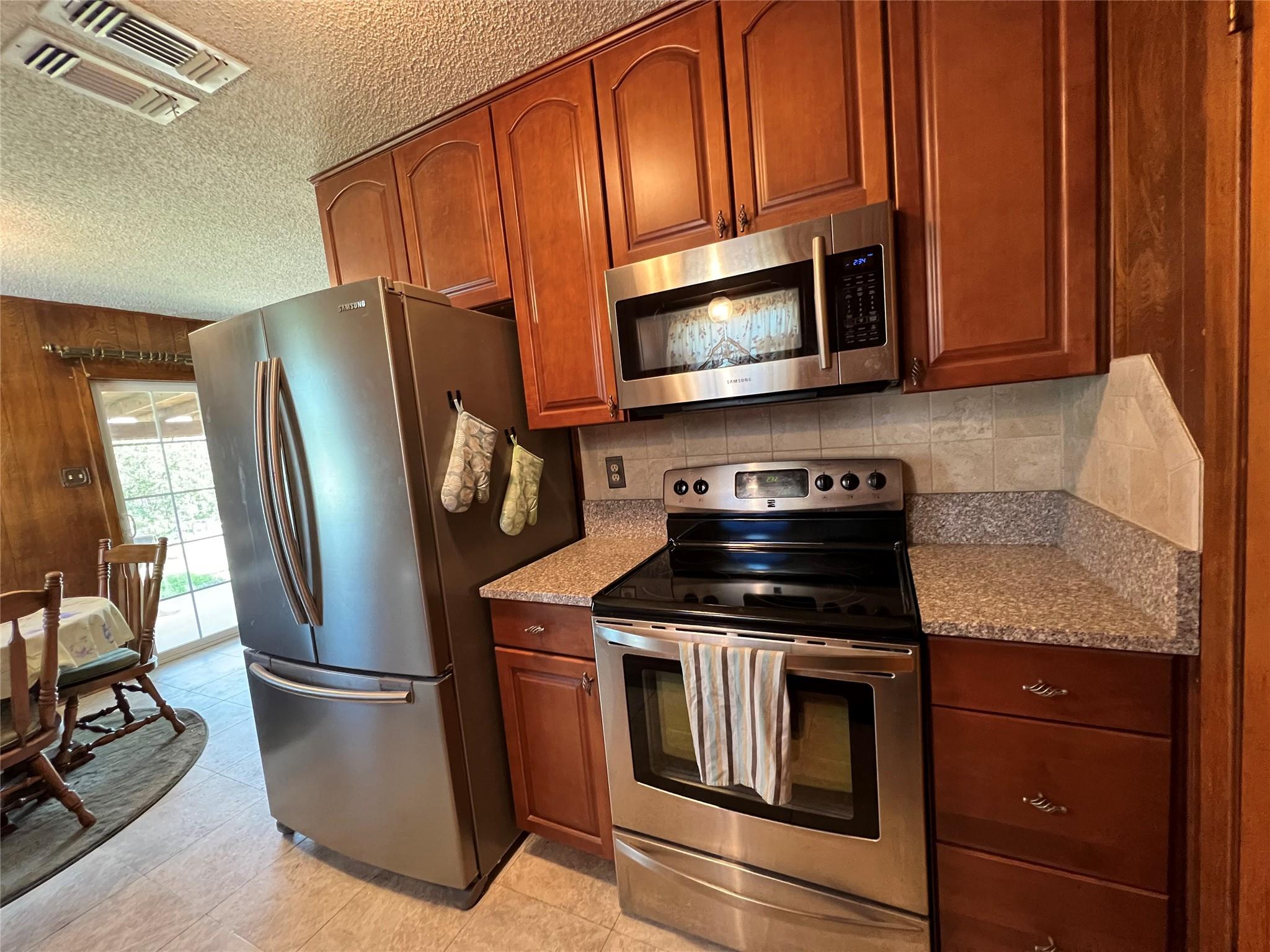 2002 Patricia St, Copperas Cove, TX 76522