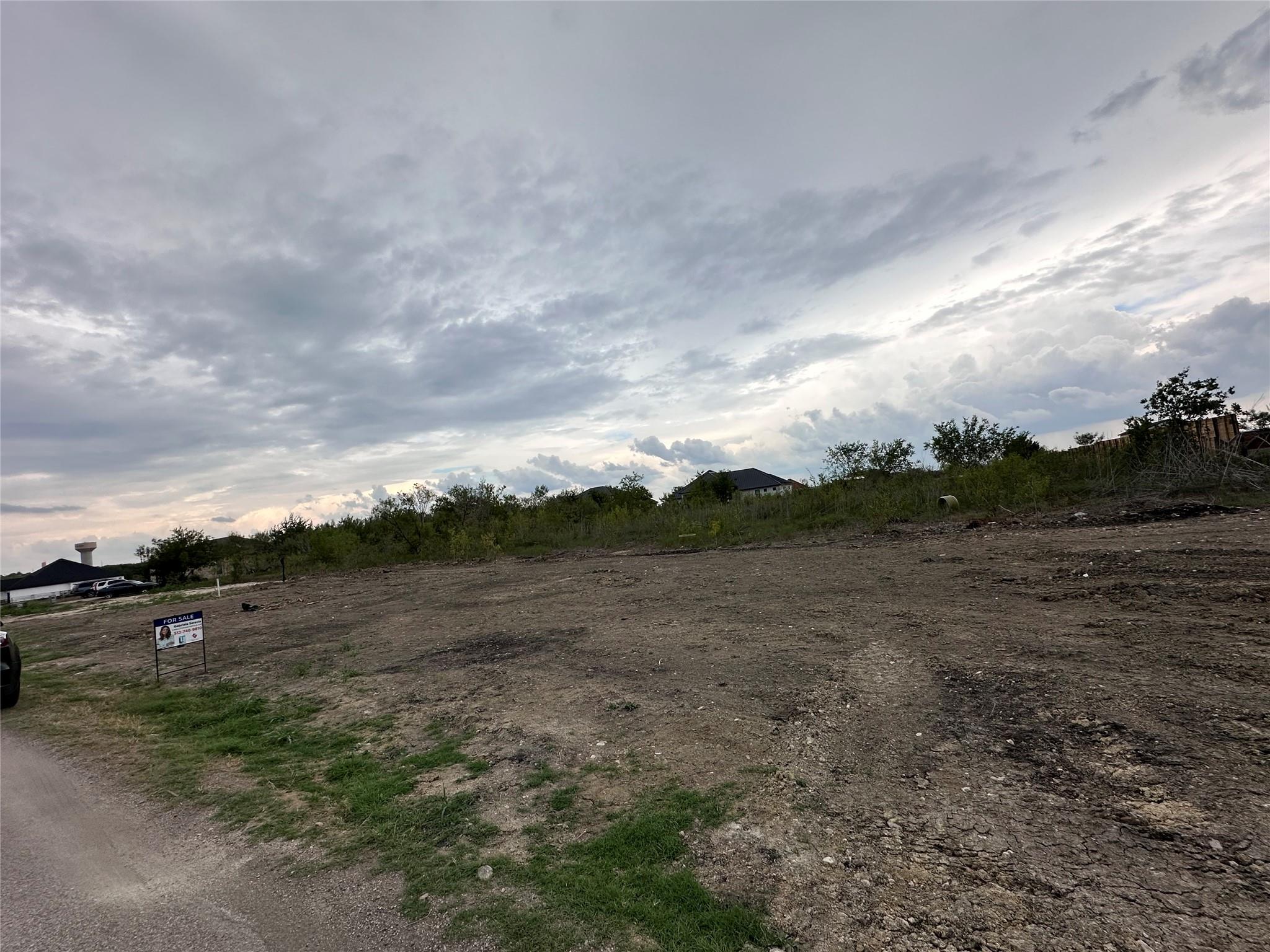 350 Engelke Rd, Niederwald, TX 78640