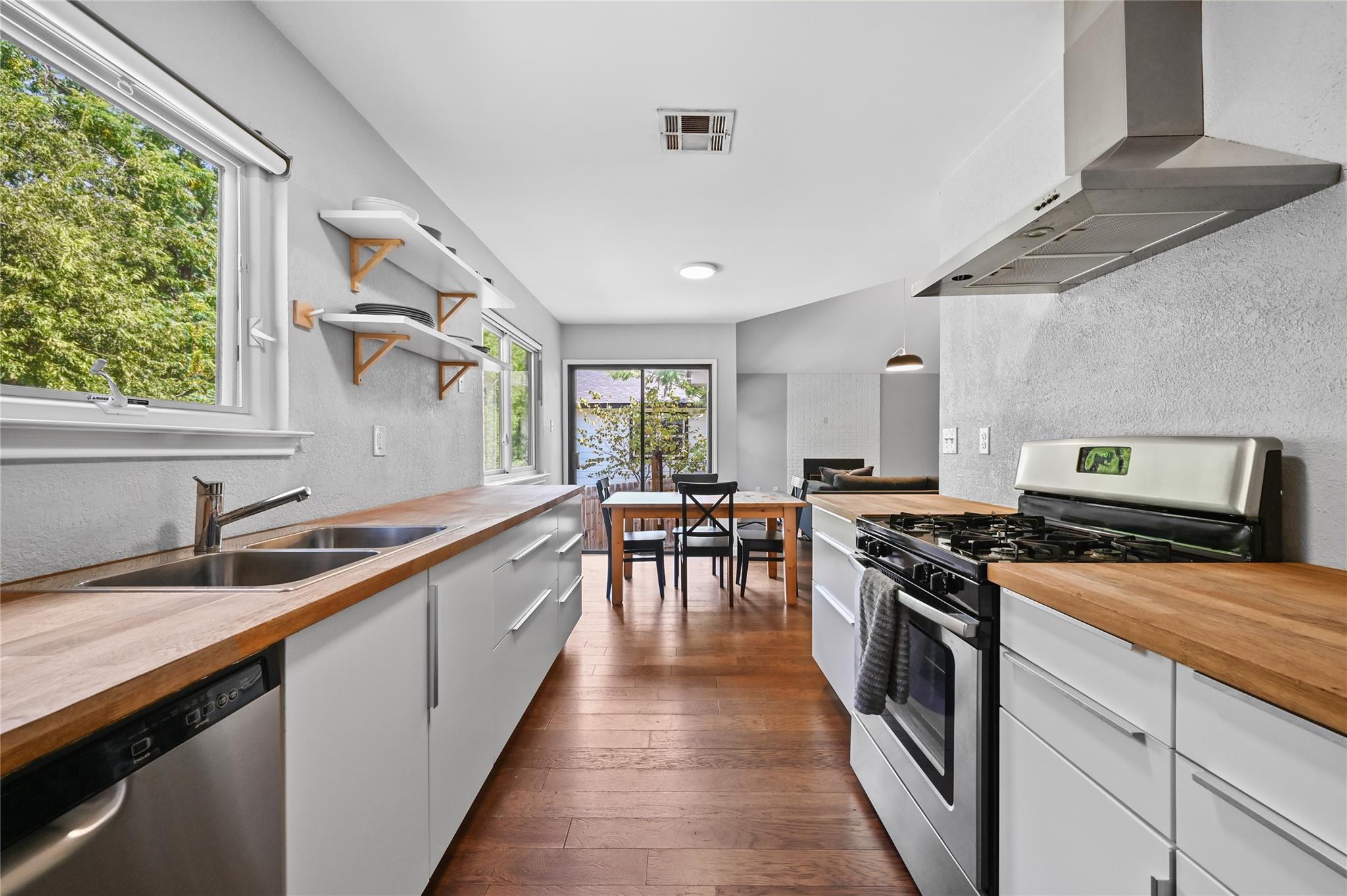 12024 Thompkins Dr, Austin, TX 78753