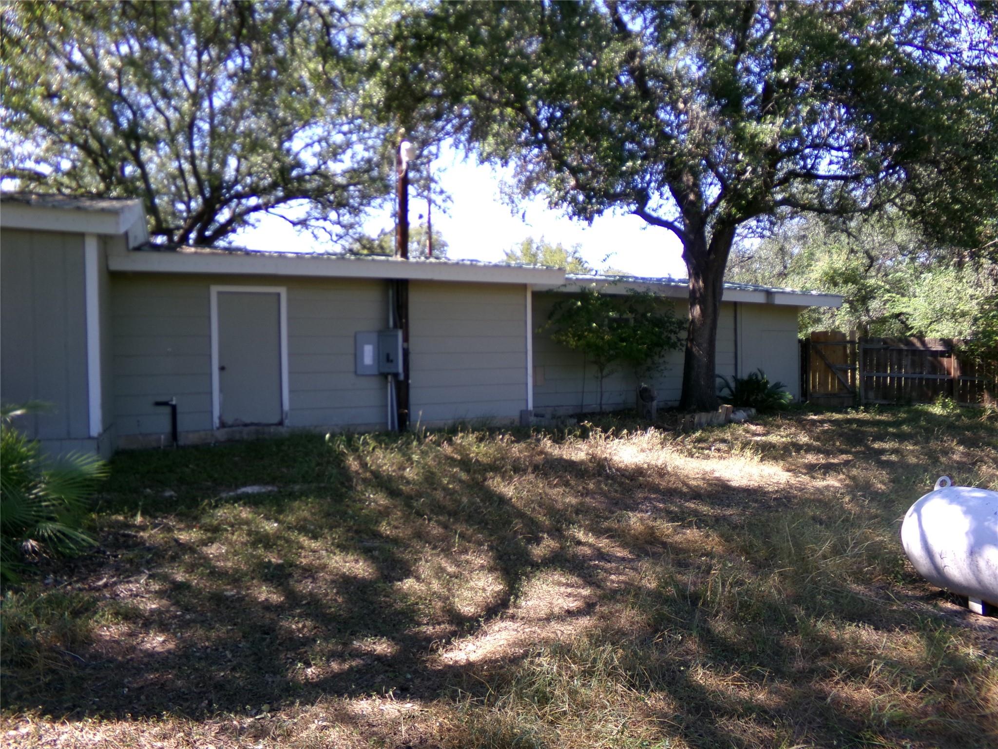 2006 Elm Creek Dr, Granite Shoals, TX 78654