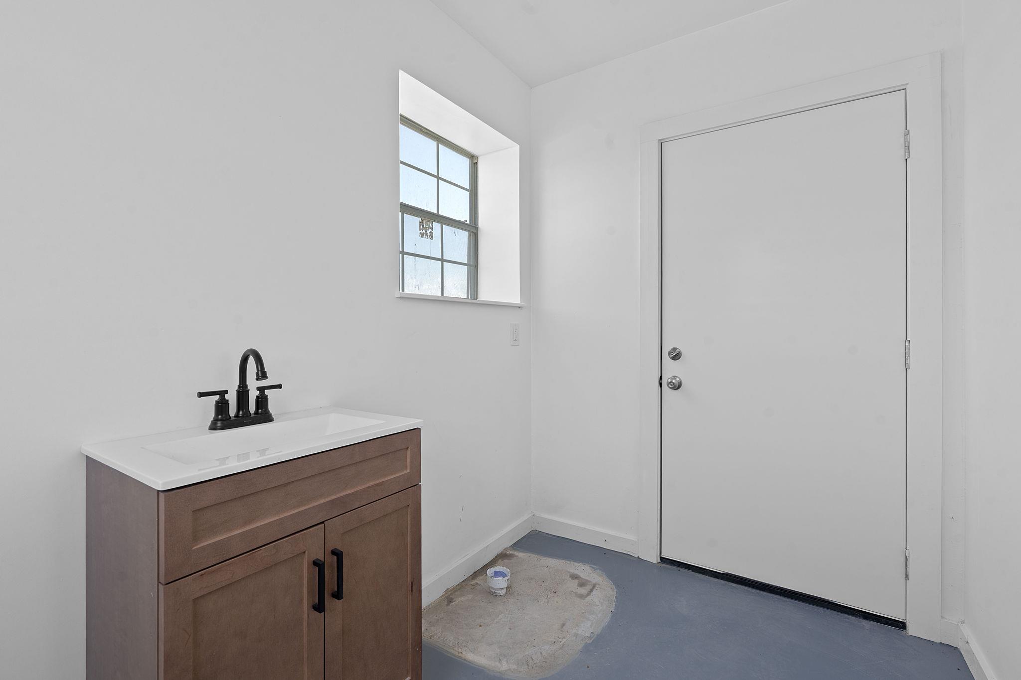 456 Jones Ave # C, Blanco, TX 78606