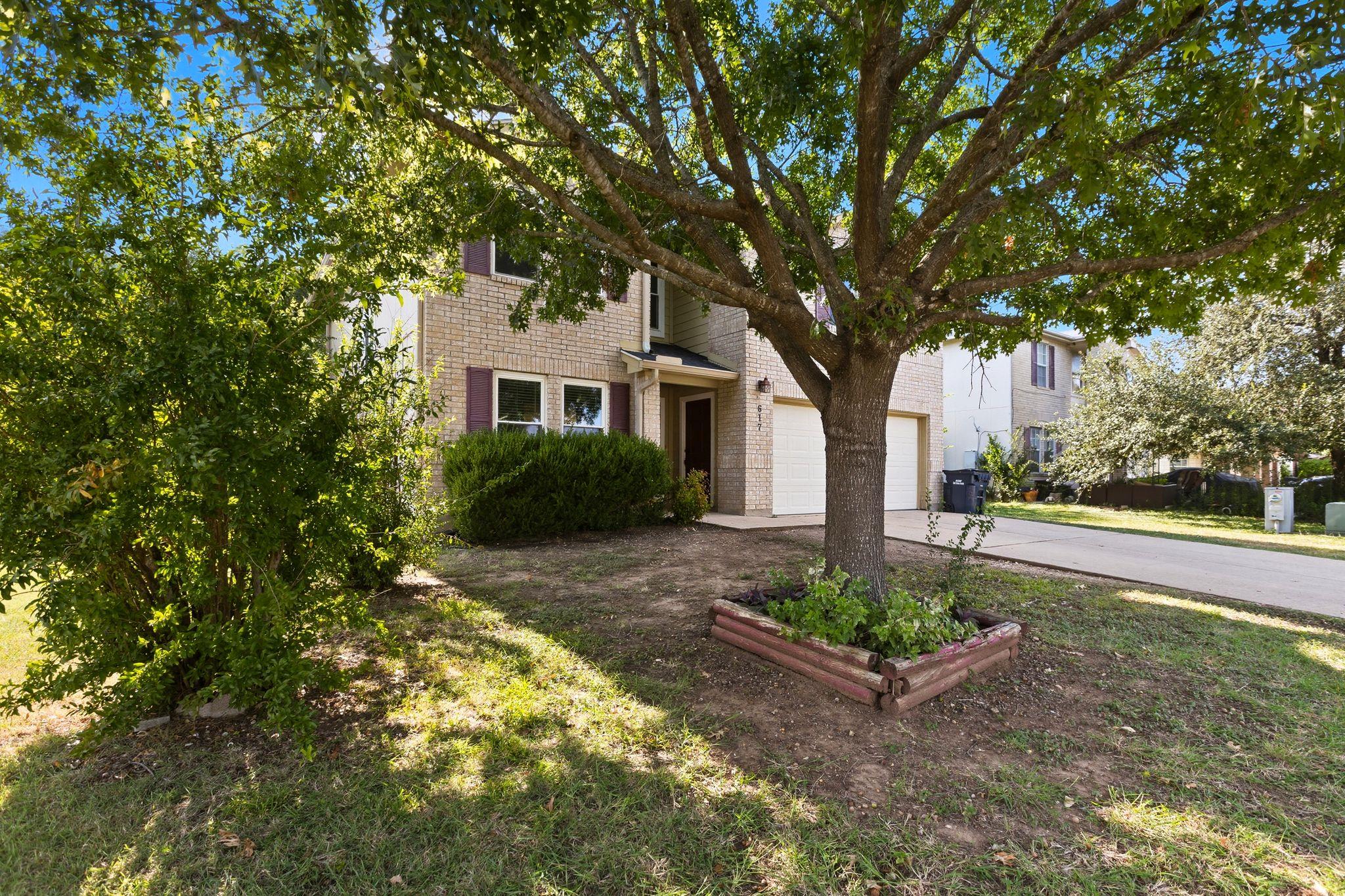 617 Riverway Ln, Leander, TX 78641