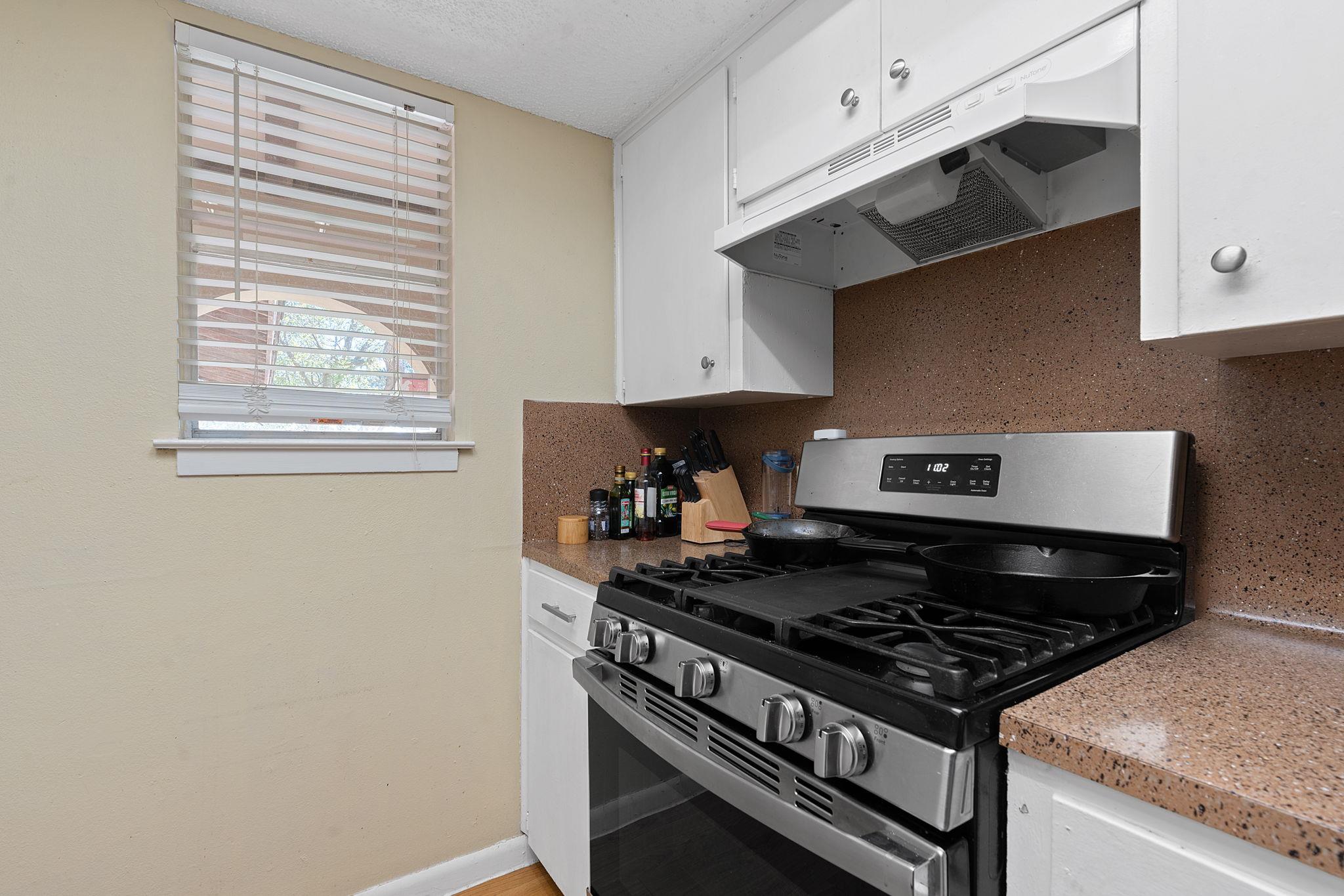 1910 Woodland Ave, Austin, TX 78741