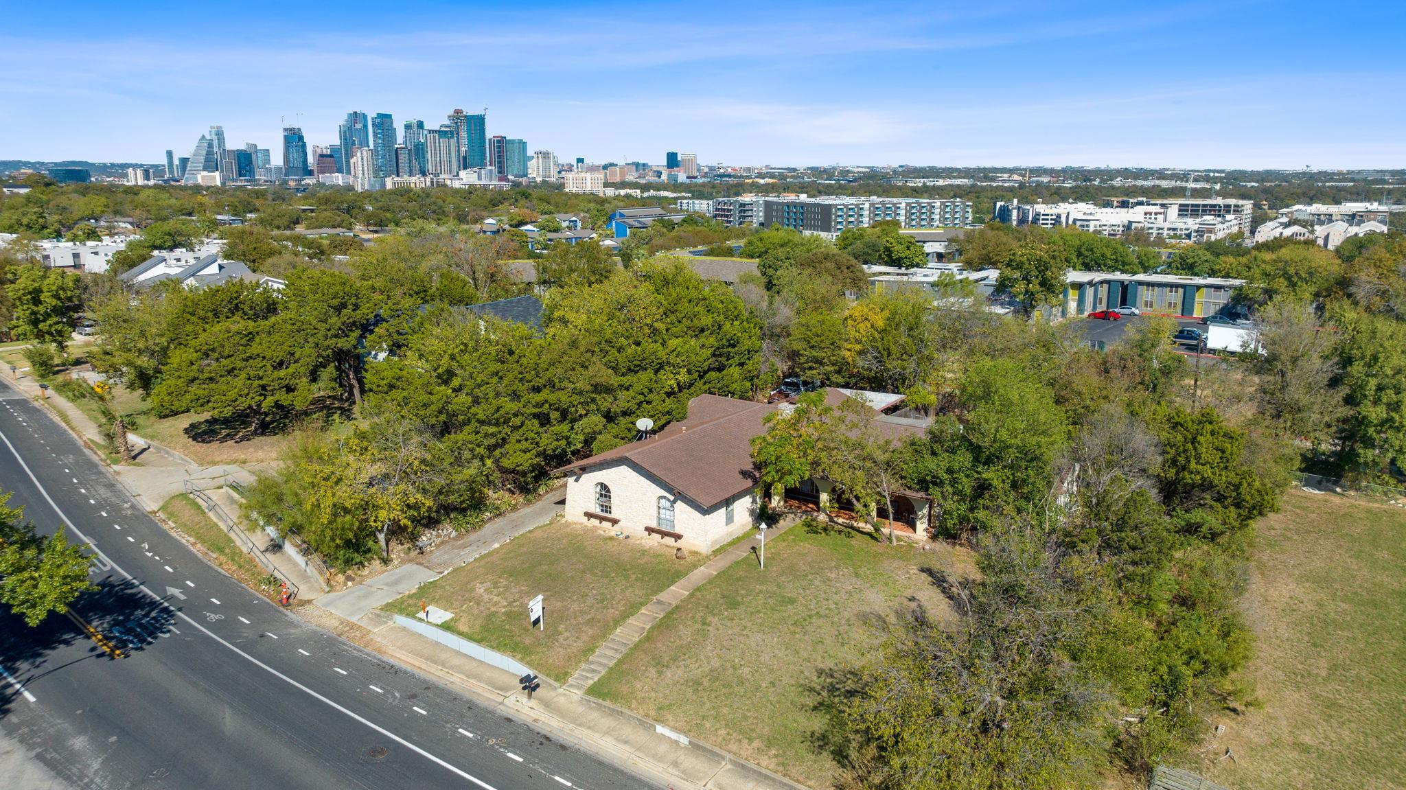 1910 Woodland Ave, Austin, TX 78741