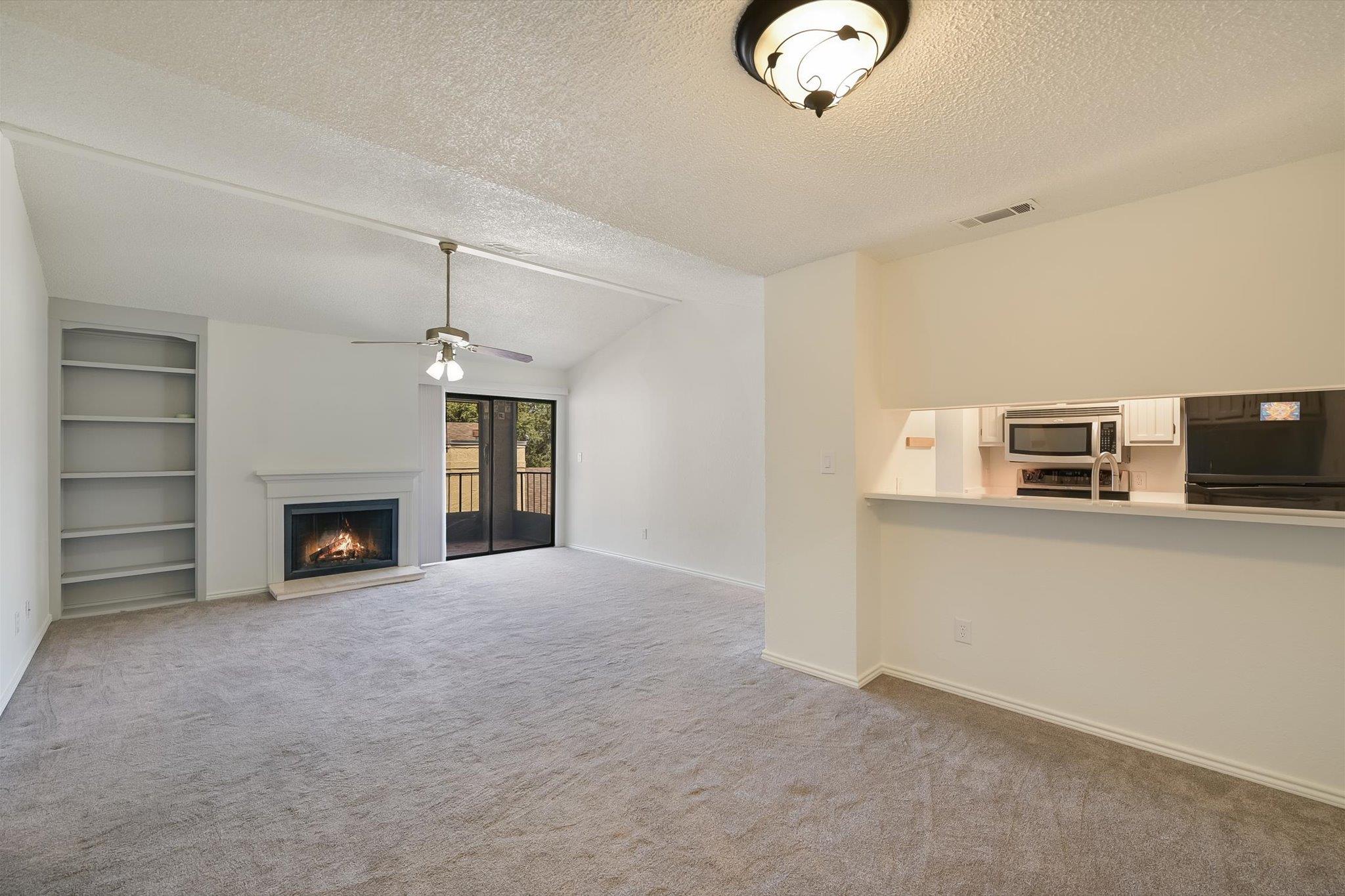 1202 Thorpe Ln # 402, San Marcos, TX 78666