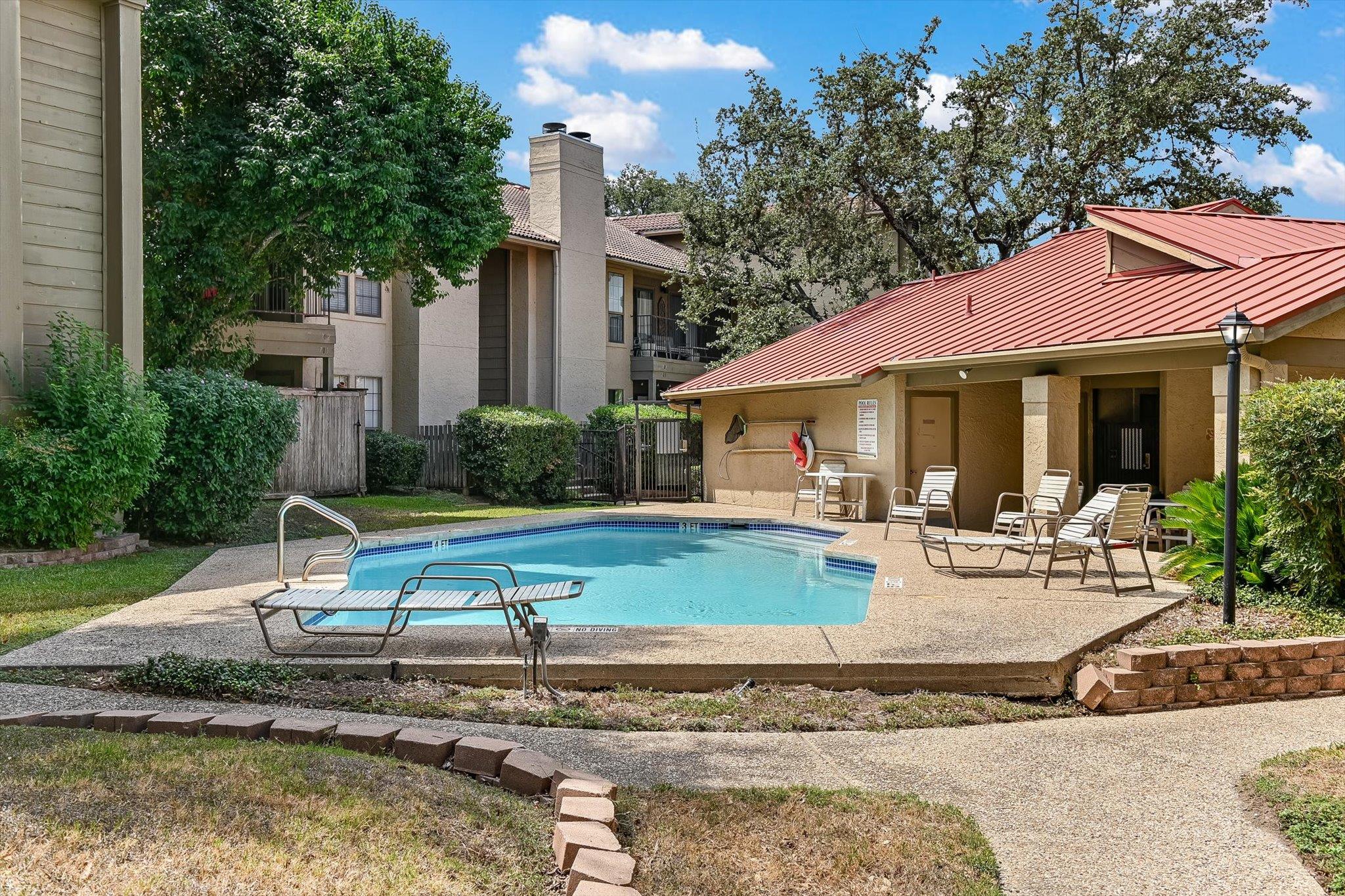 1202 Thorpe Ln # 402, San Marcos, TX 78666