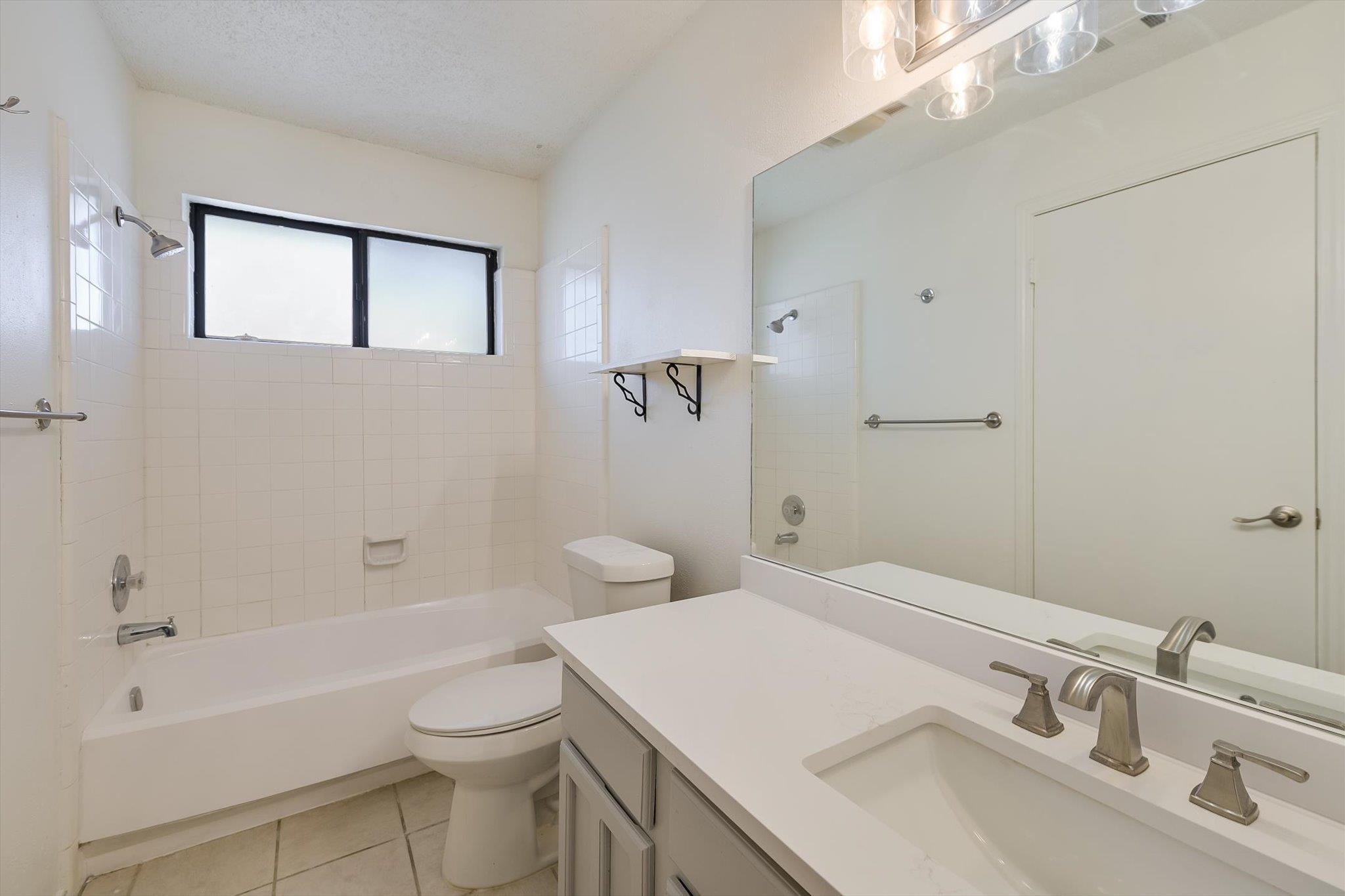 1202 Thorpe Ln # 402, San Marcos, TX 78666