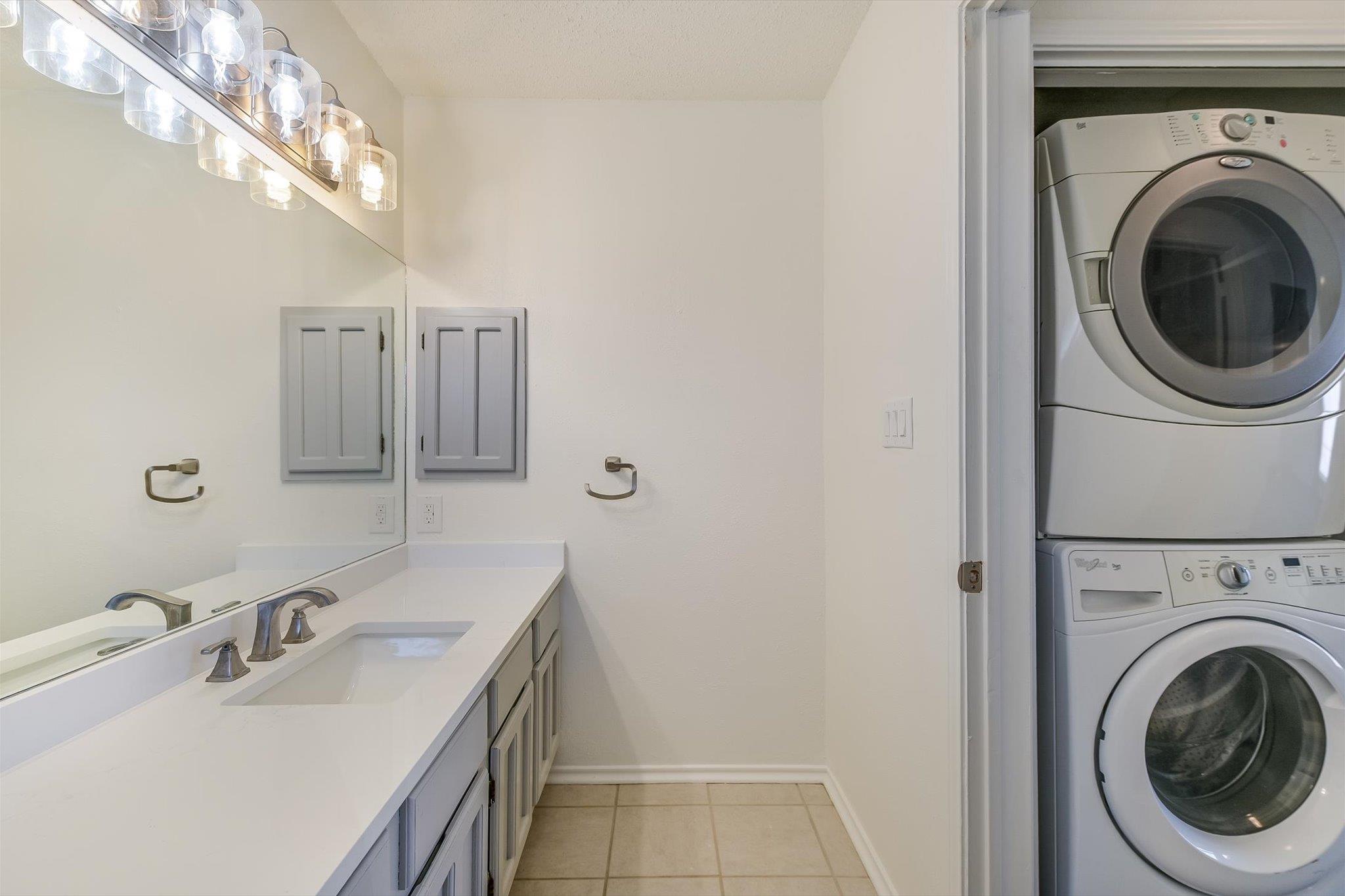 1202 Thorpe Ln # 402, San Marcos, TX 78666