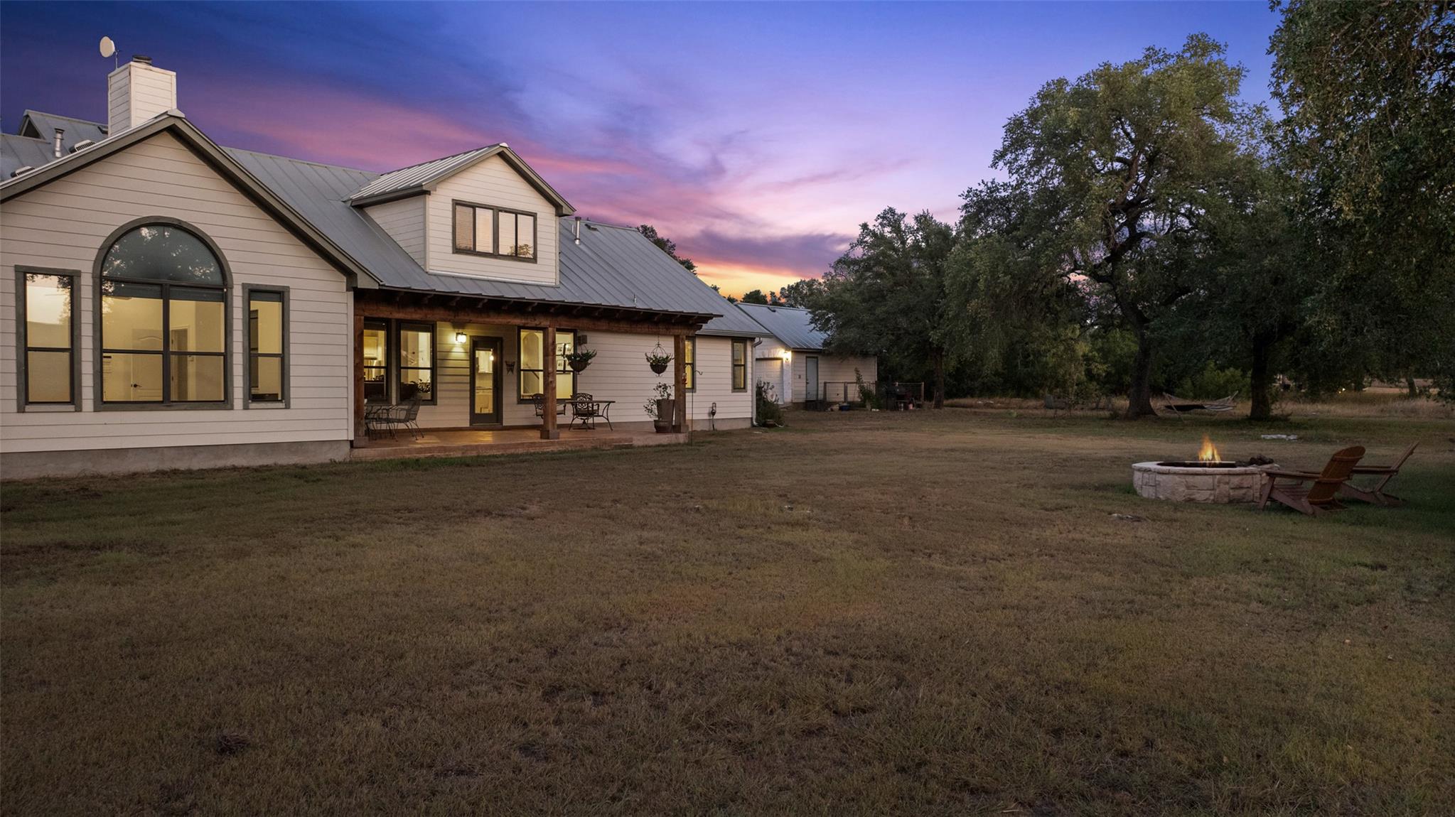 501 East Trl, Spicewood, TX 78669