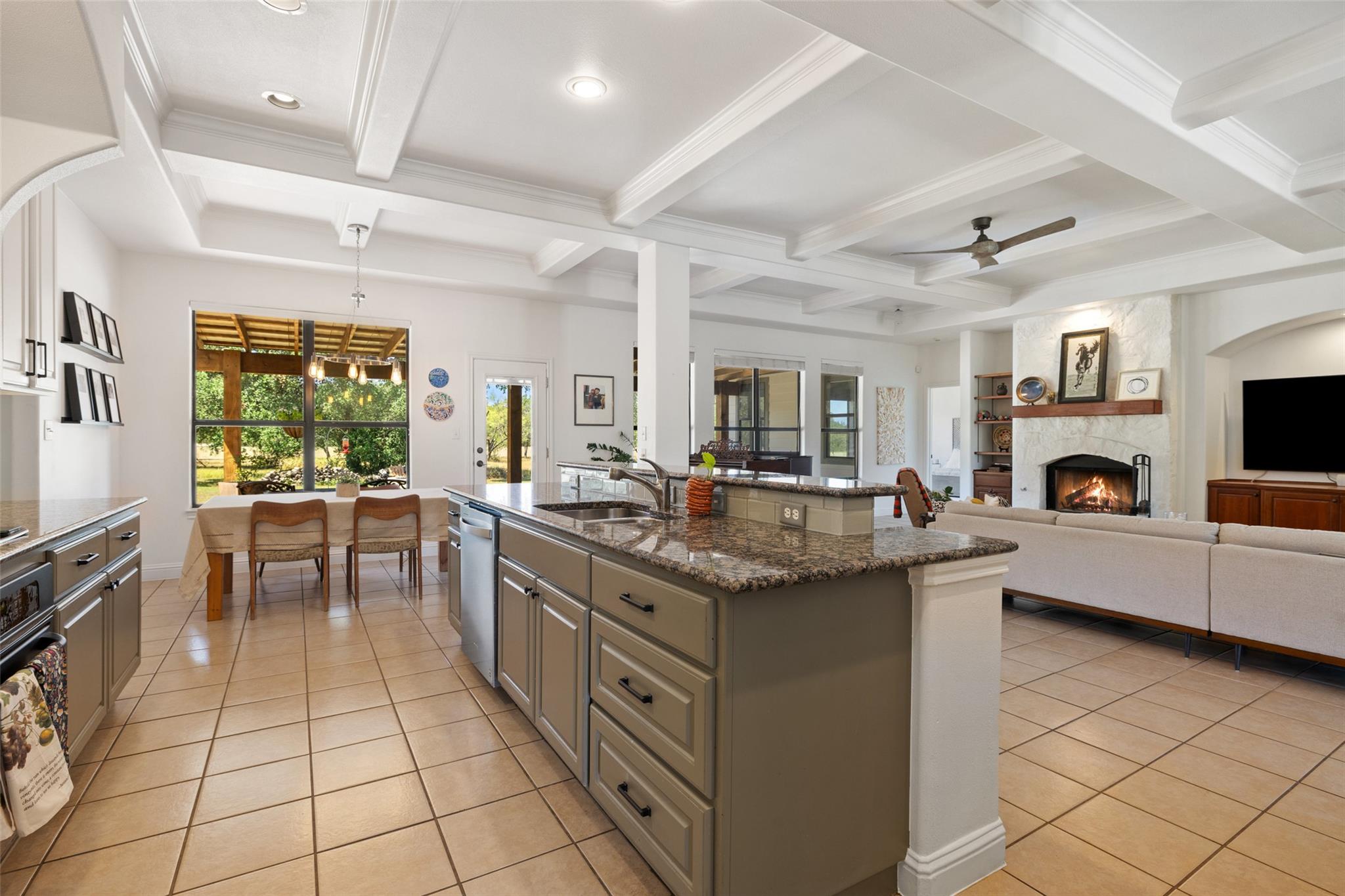 501 East Trl, Spicewood, TX 78669