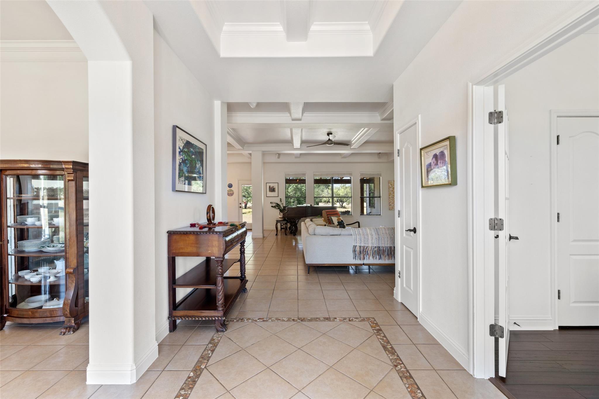 501 East Trl, Spicewood, TX 78669