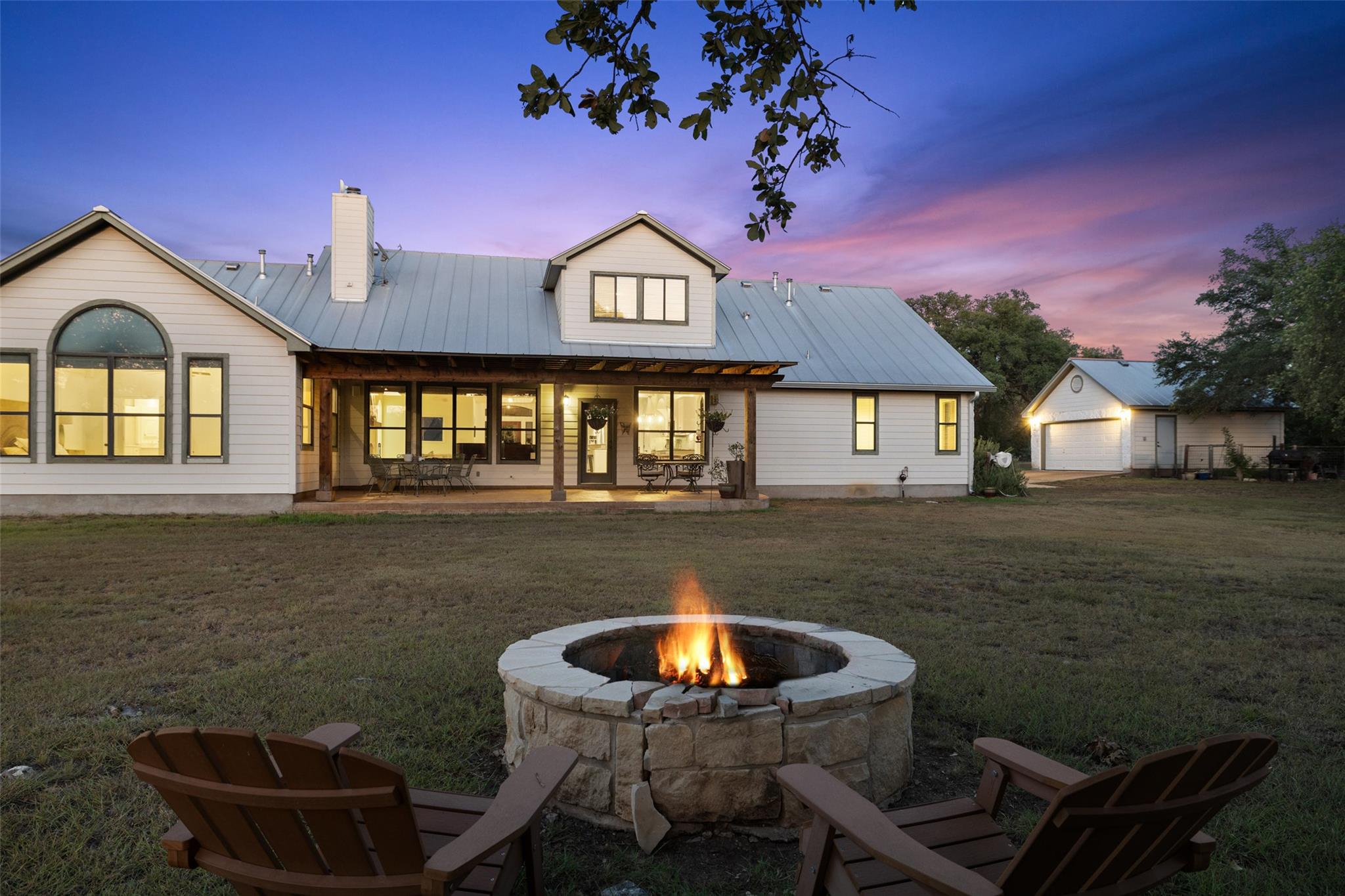 501 East Trl, Spicewood, TX 78669