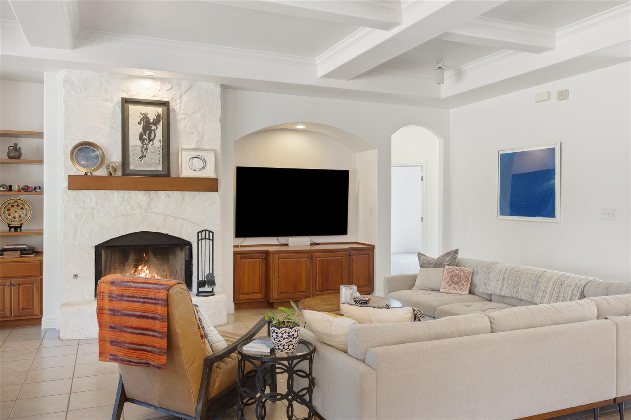 501 East Trl, Spicewood, TX 78669