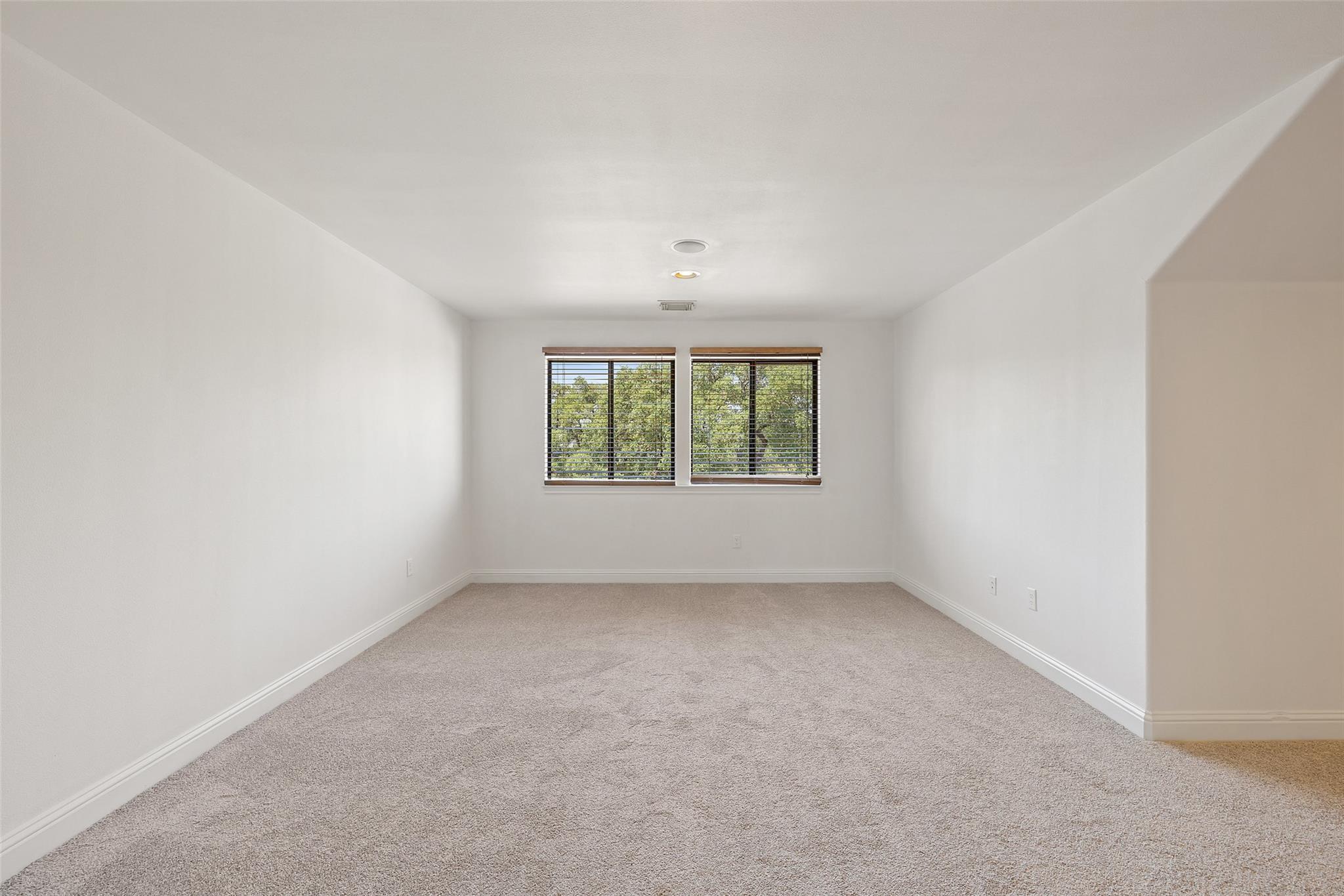 501 East Trl, Spicewood, TX 78669