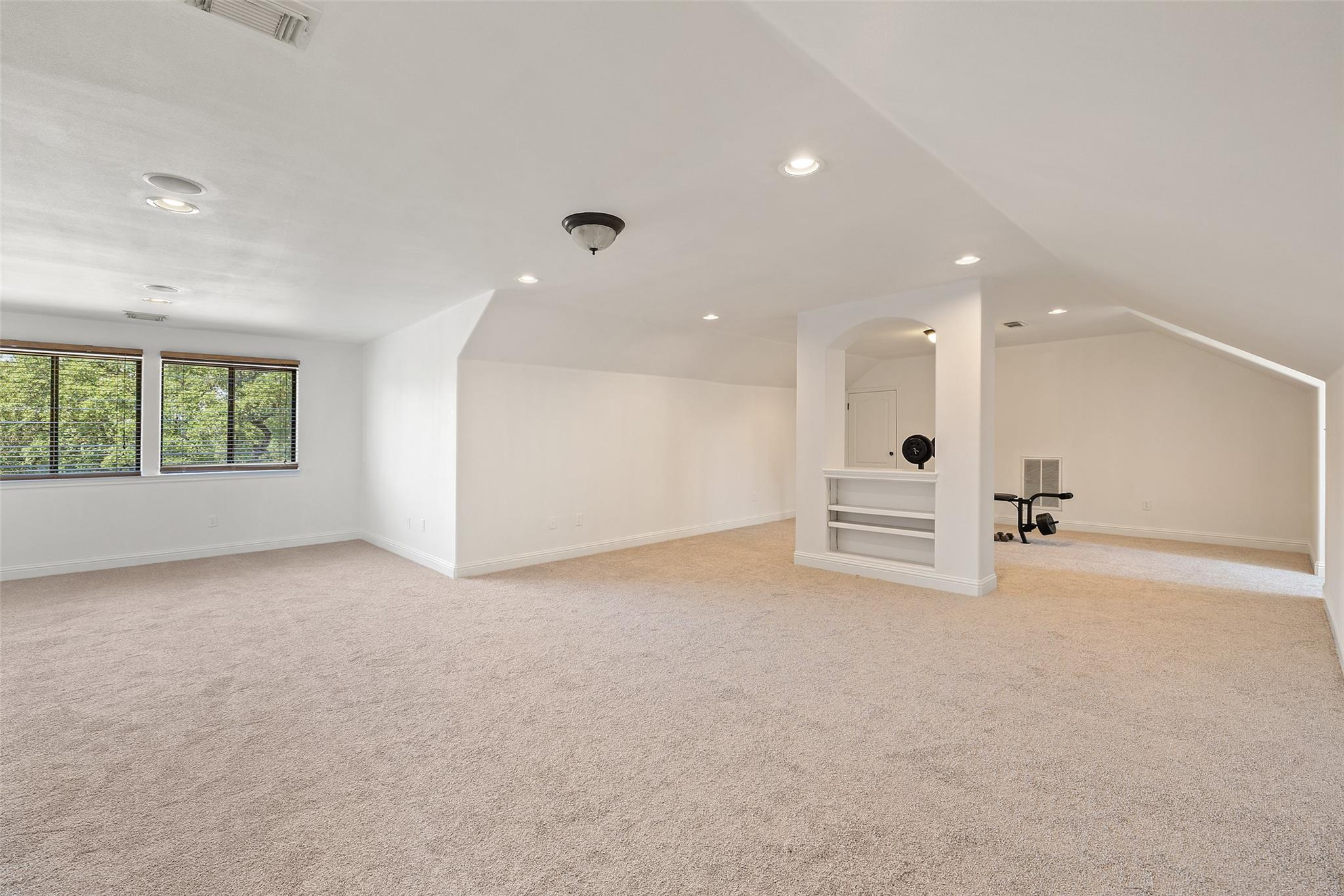 501 East Trl, Spicewood, TX 78669