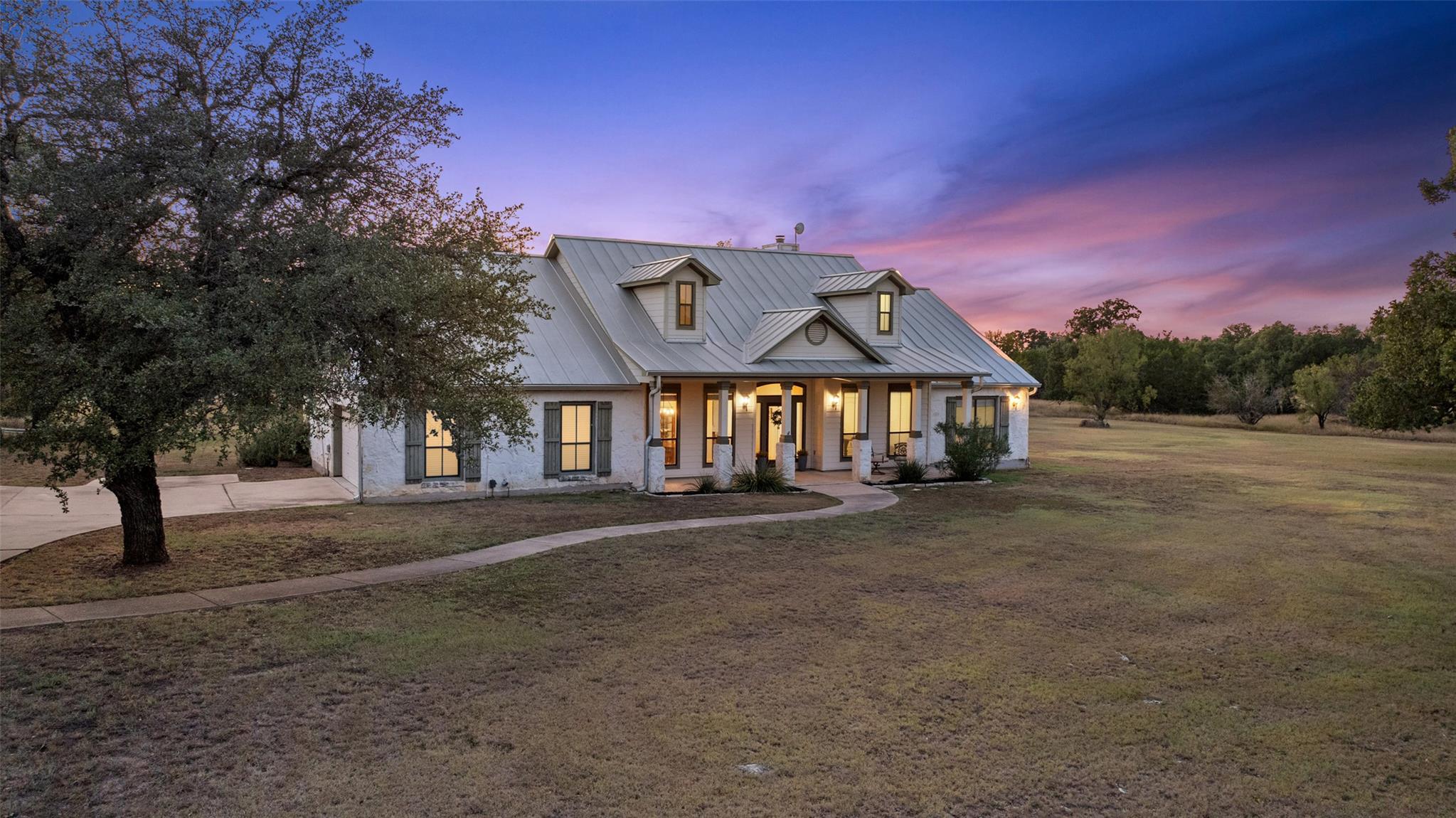 501 East Trl, Spicewood, TX 78669