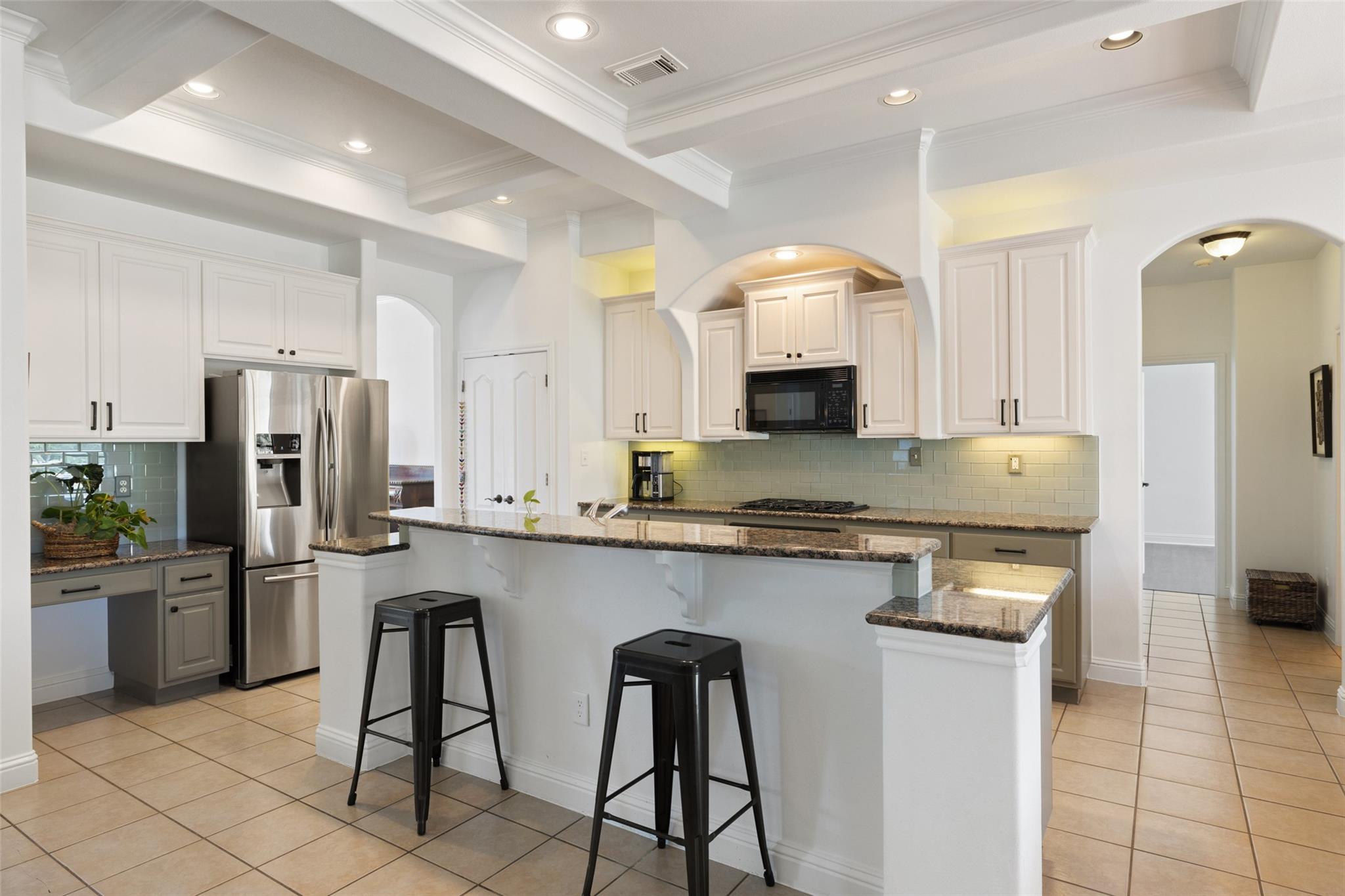 501 East Trl, Spicewood, TX 78669