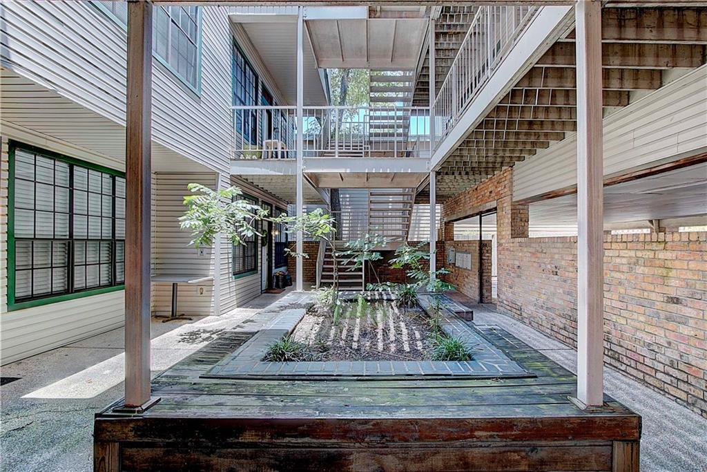 2300 Leon St # 204, Austin, TX 78705