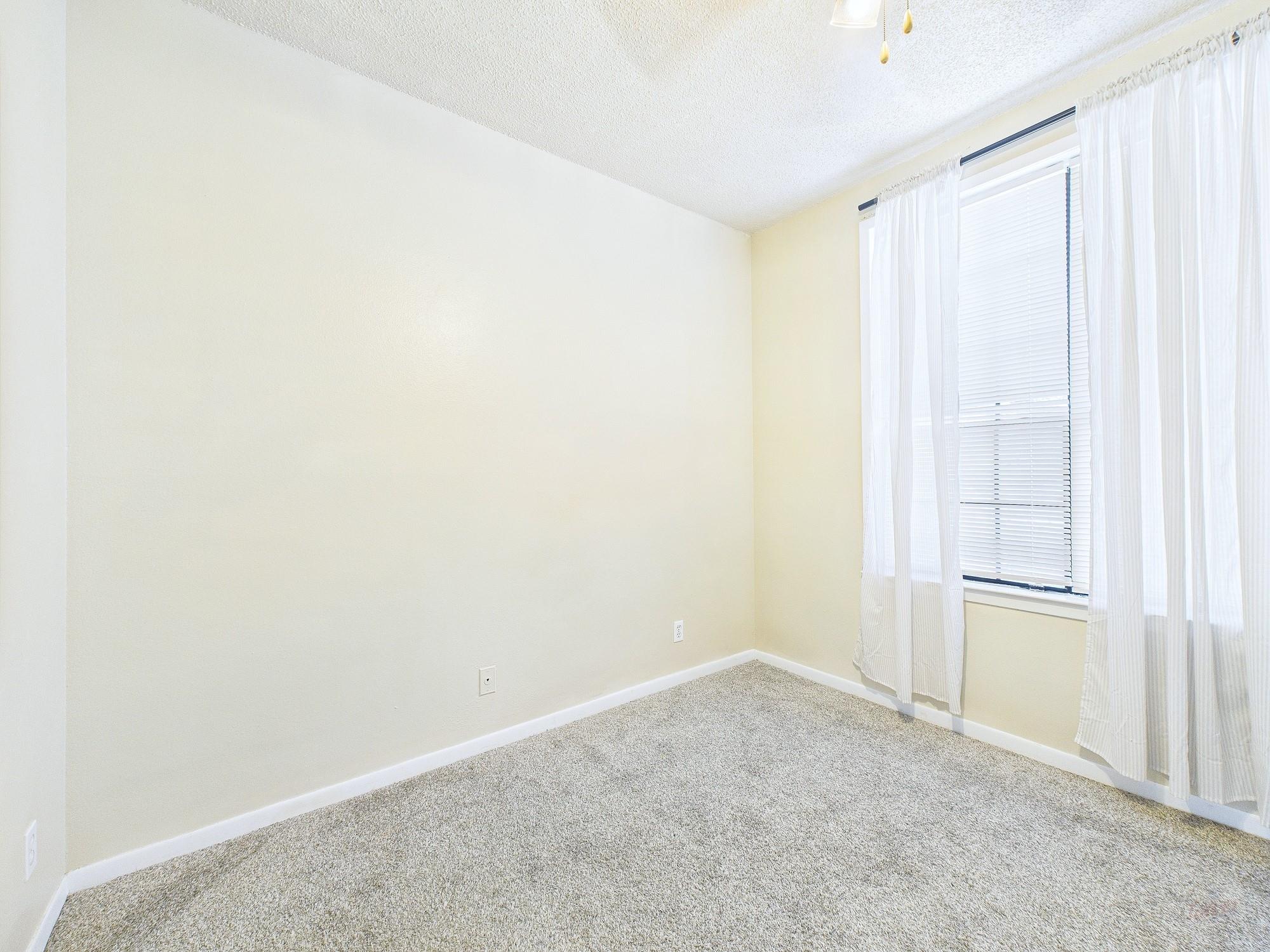 2300 Leon St # 204, Austin, TX 78705