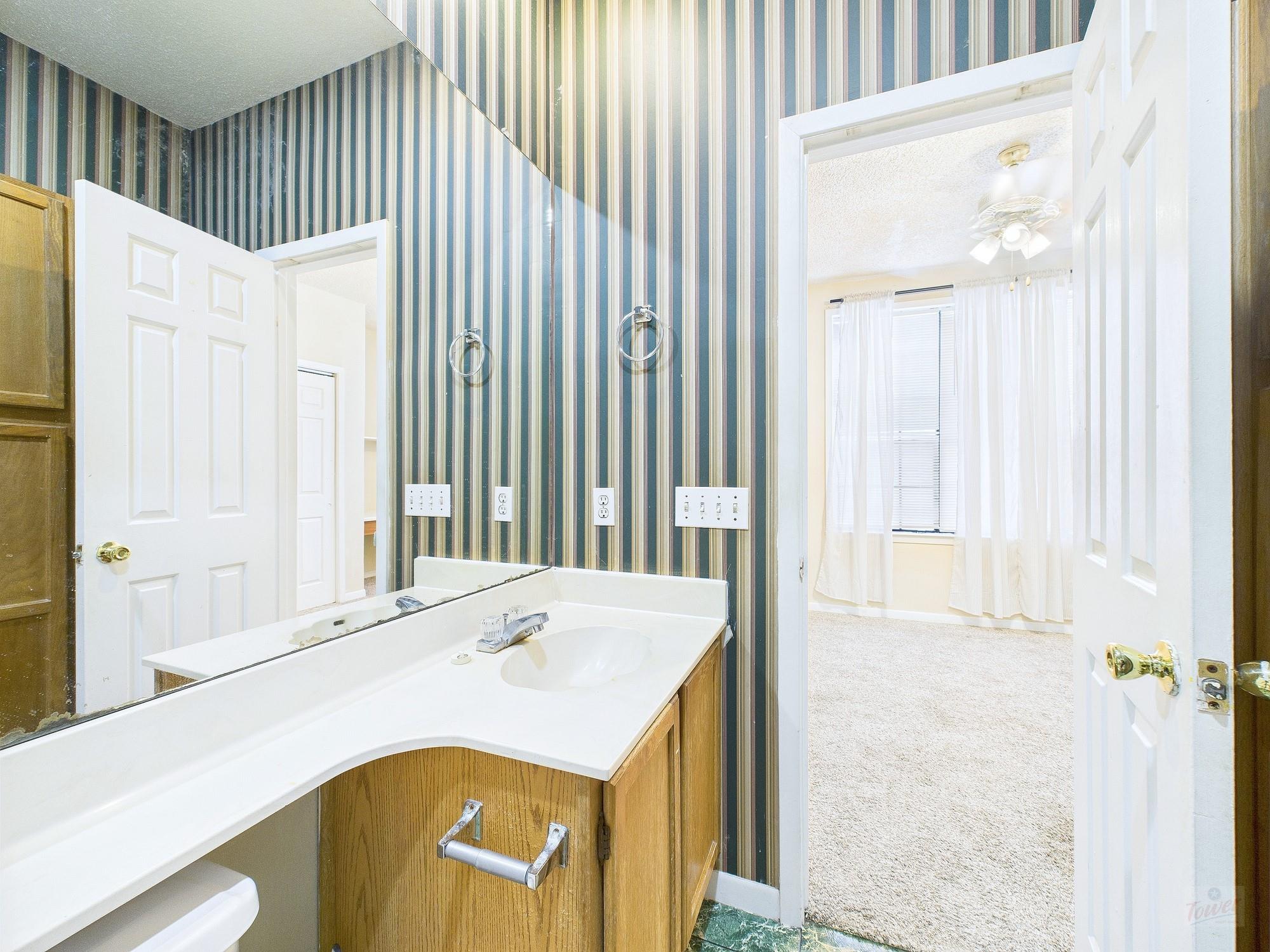 2300 Leon St # 204, Austin, TX 78705