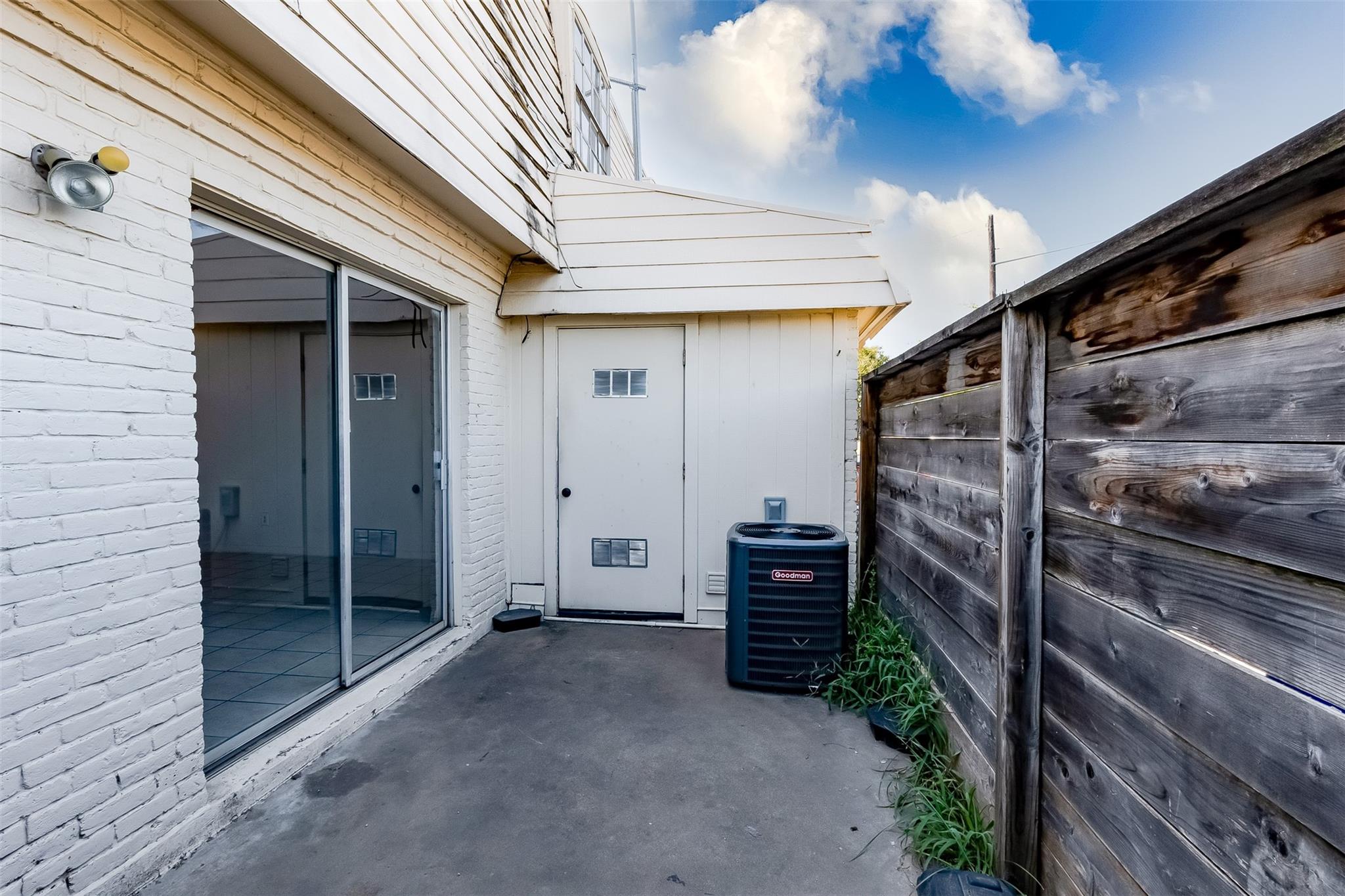 2215 Mission Hill Cir # 103, Austin, TX 78741